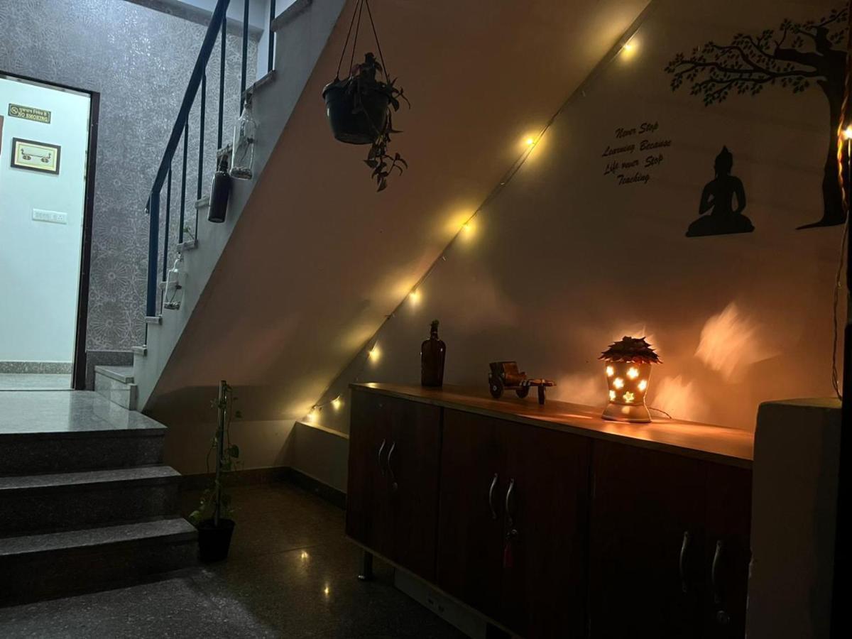 The Circle Era - An Aesthetic By Shivaneel Hospitality Hostel *