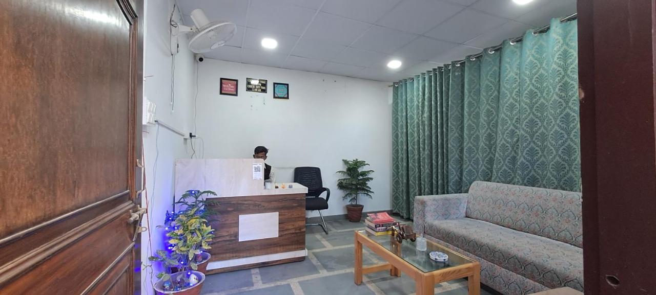 Hostel The Circle Era - An Aesthetic By Shivaneel Hospitality *