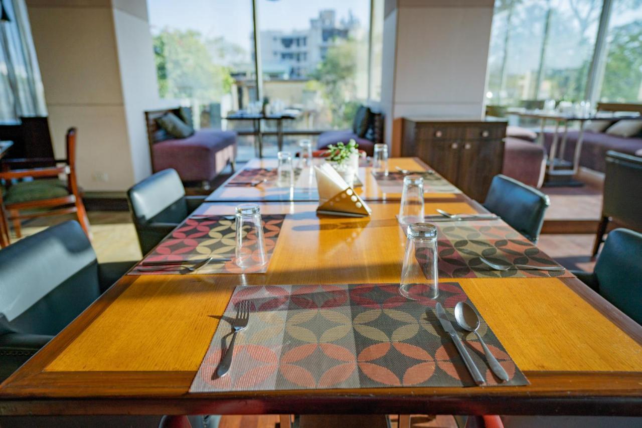Hotel Royal Orchid Jaipur, Bani Park 4*