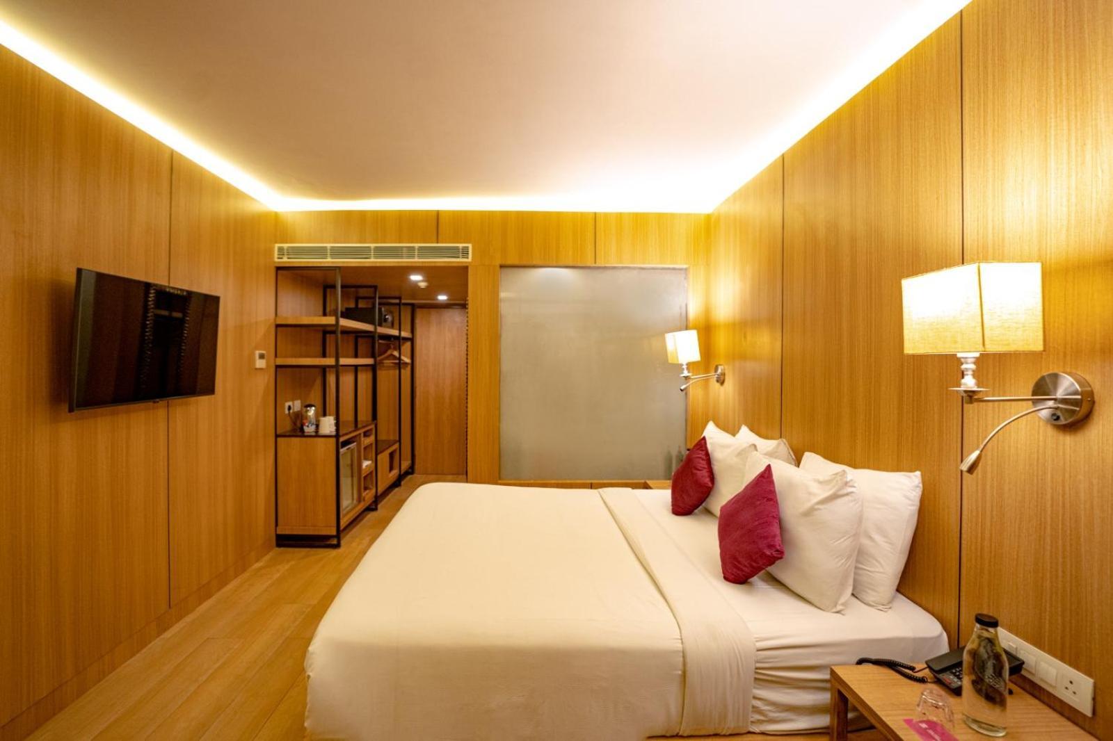 Royal Orchid Jaipur, Bani Park Hotel Jaipur