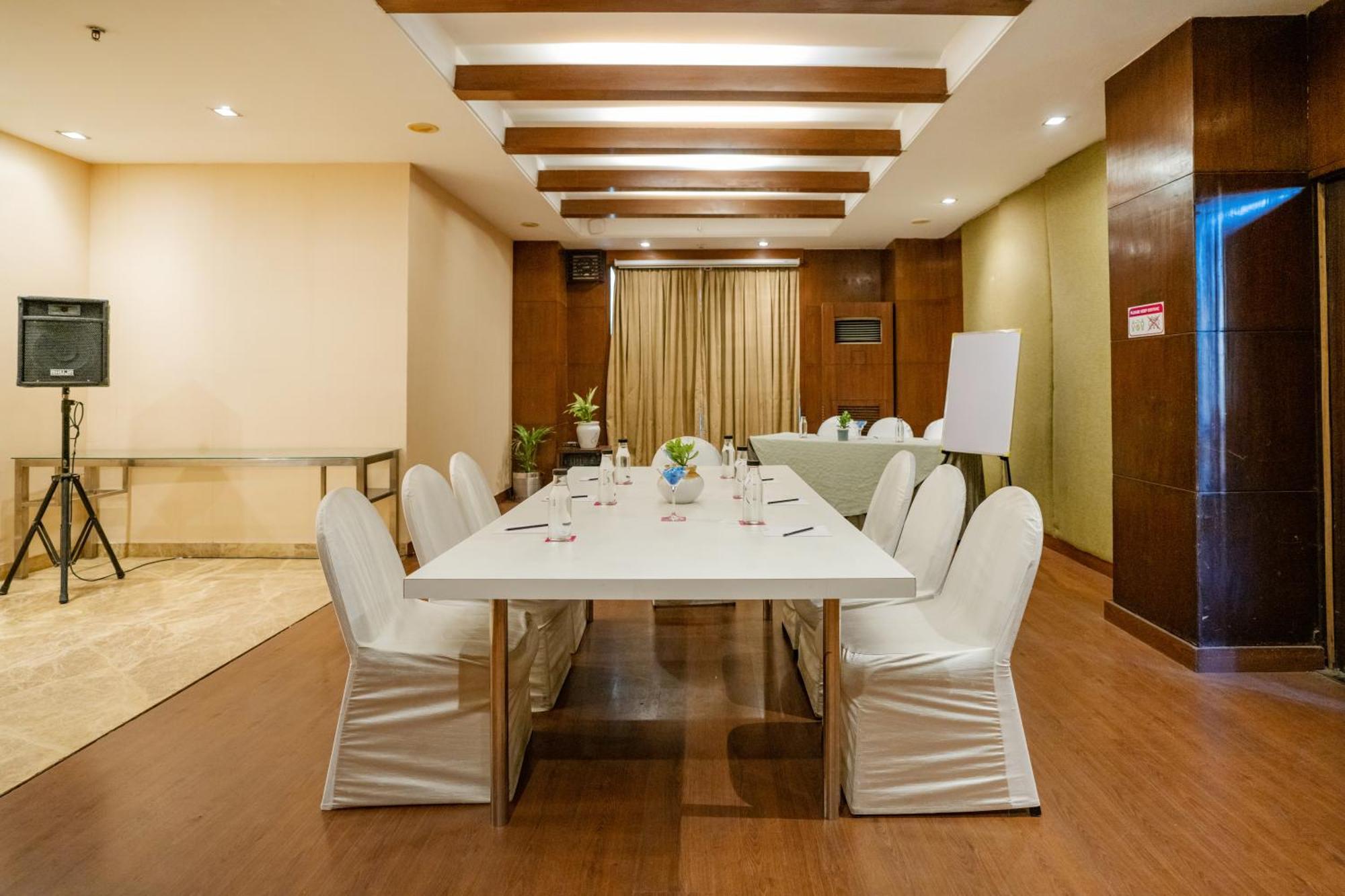 Royal Orchid Jaipur, Bani Park Hotel 4*