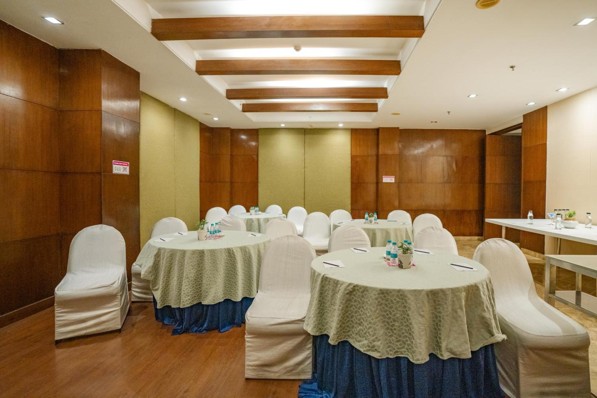 Royal Orchid Jaipur, Bani Park 4*