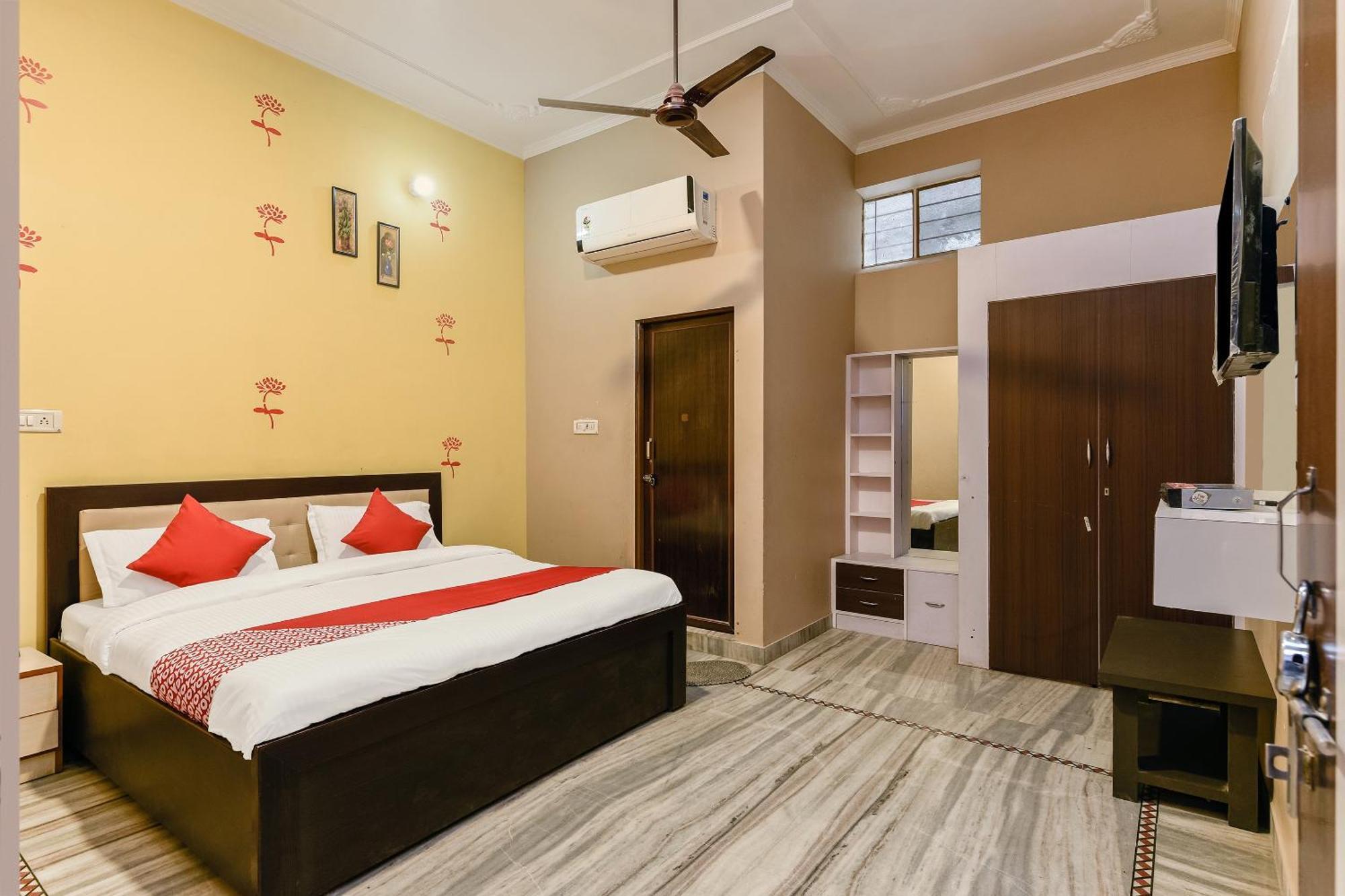 Hotel Oyo Flagship 30930