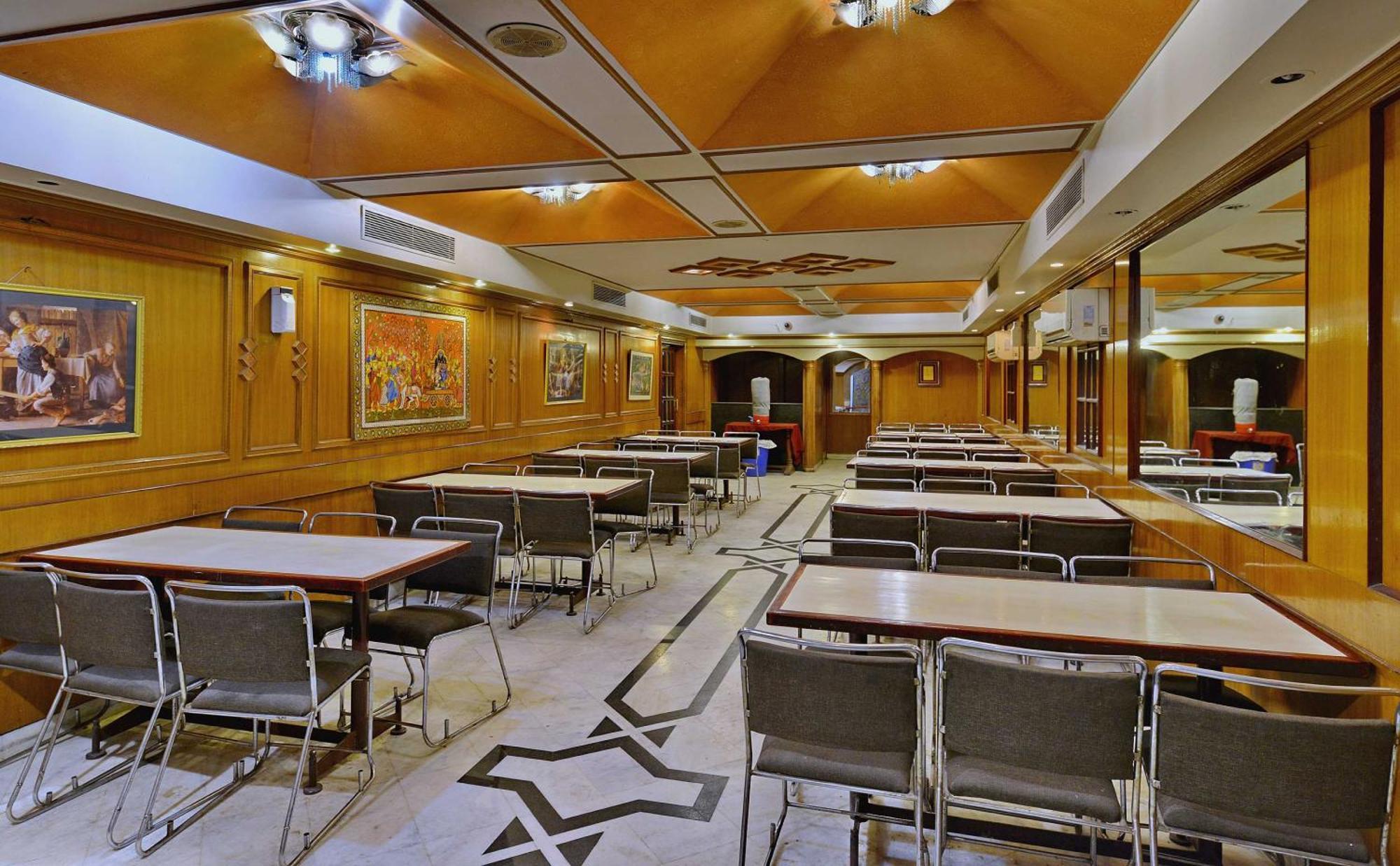 Kohinoor Hotel 2*