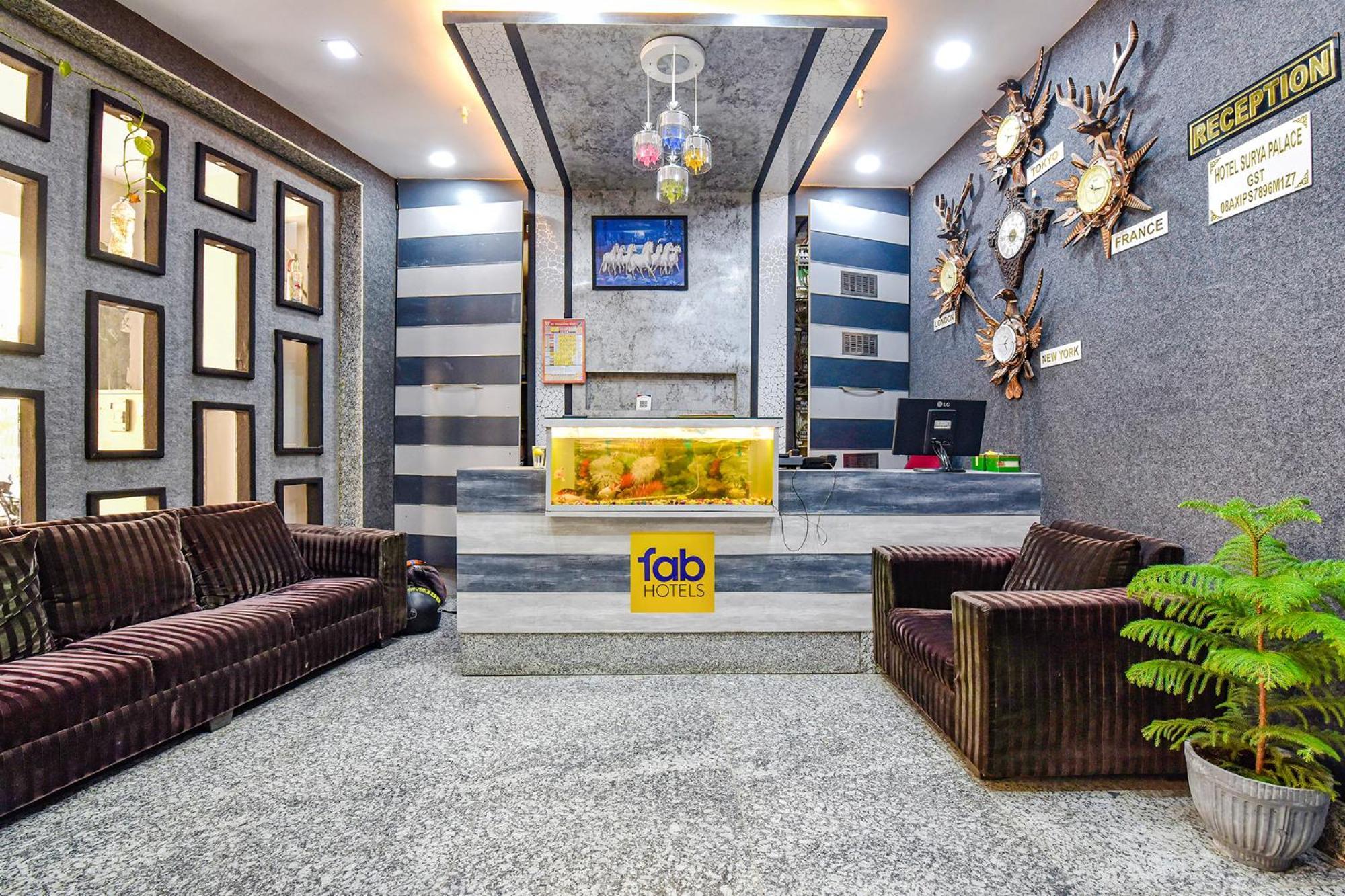 Hotel Fabhotel Surya Palace