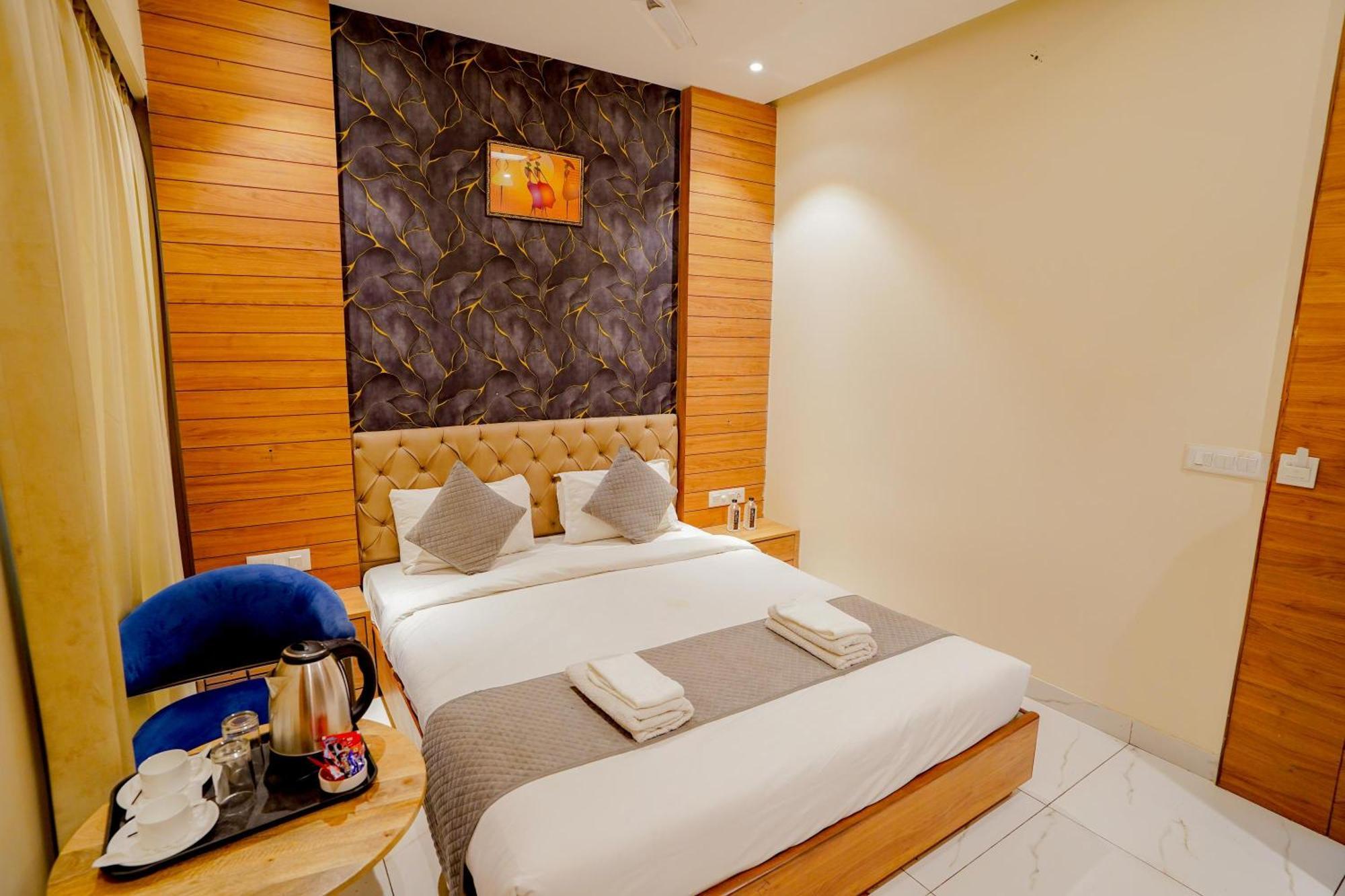 Hotel Ekana *