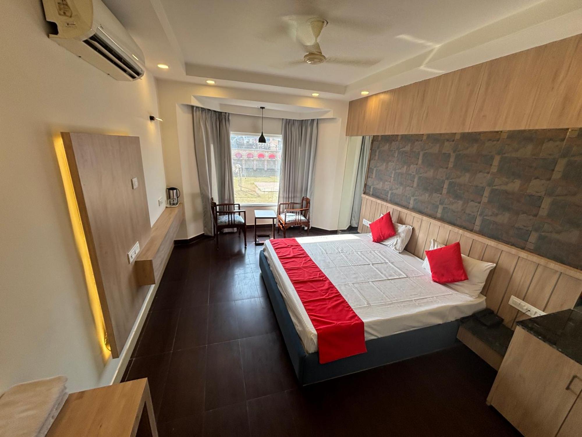 Maya International Hotel 3*