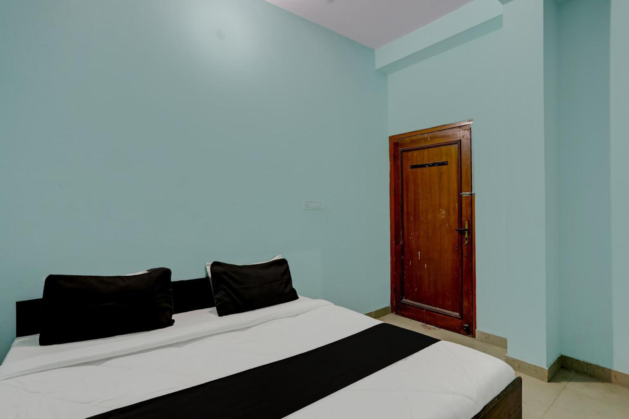 Hotel Oyo Shyam & Restaurant 3*