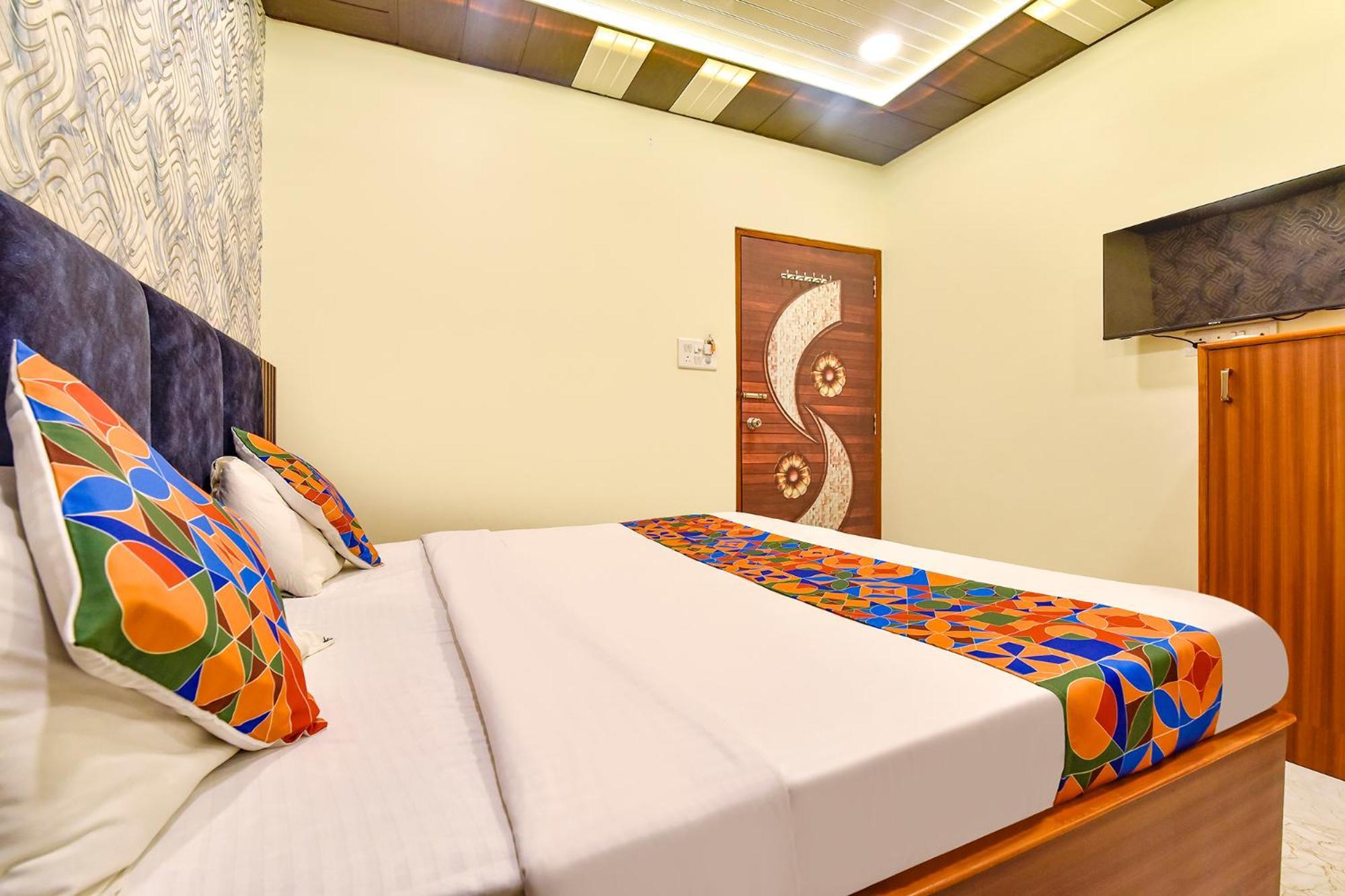 Fabhotel Spark Hotel 3*
