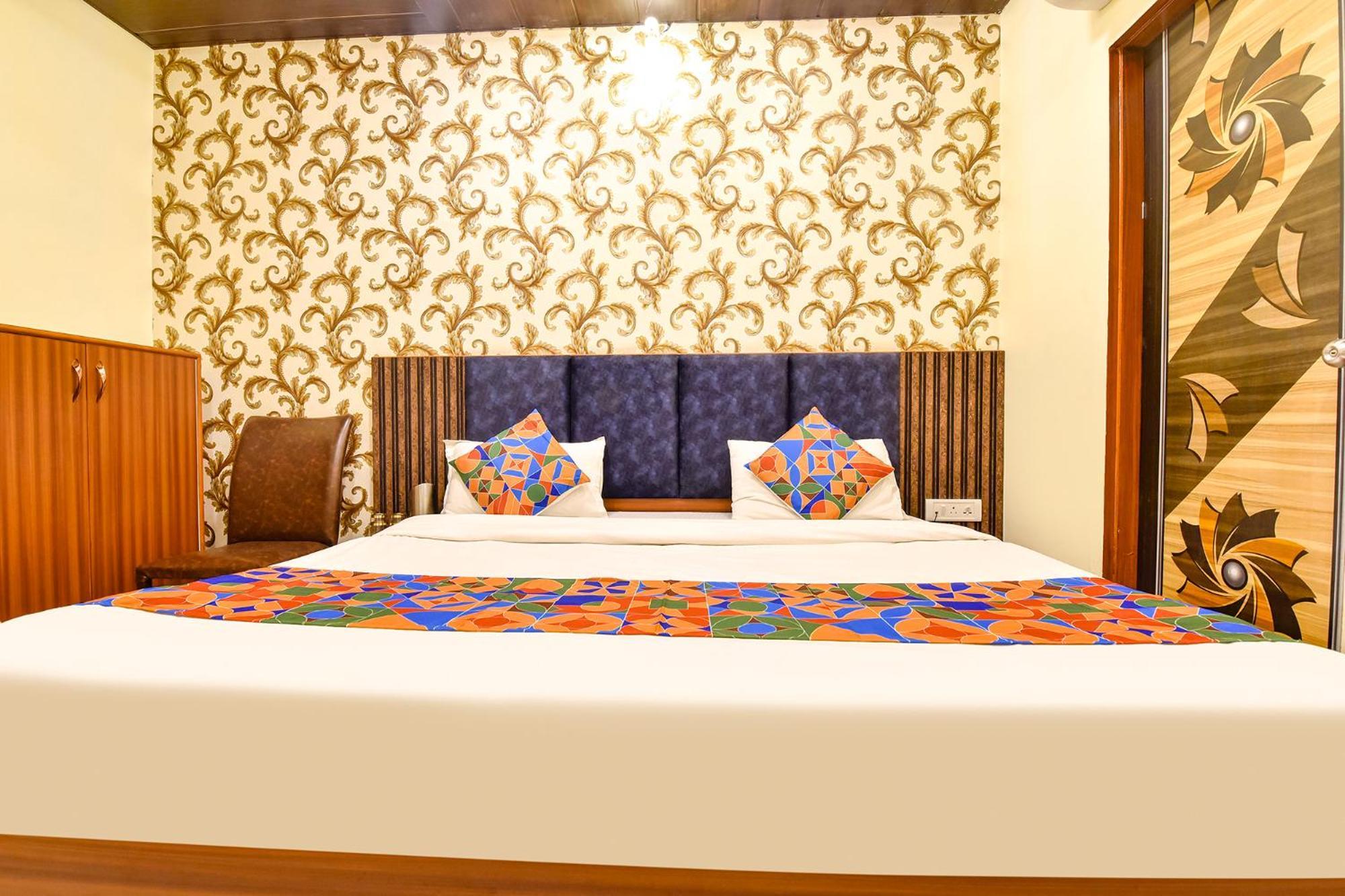 Hotel Fabhotel Spark 3*