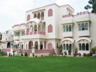 Bharat Mahal Palace 3*