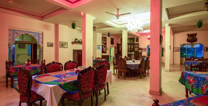 Bharat Mahal Palace 3*