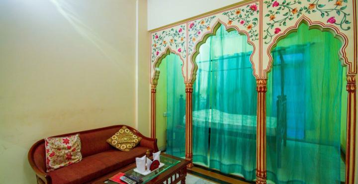 Bharat Mahal Palace Bed & Breakfast