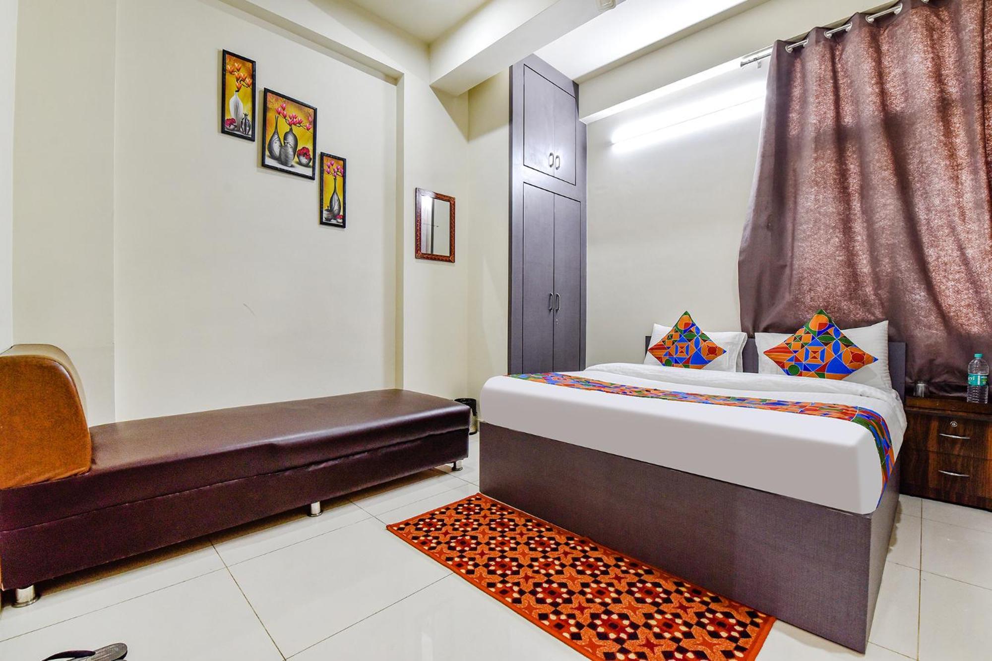 Fabhotel Moon Light Palace Hotel 3*