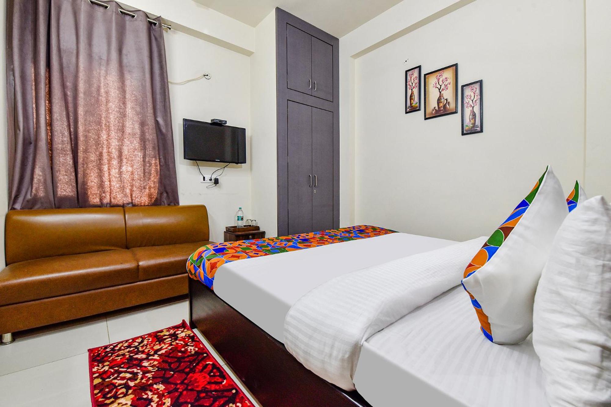 Fabhotel Moon Light Palace Hotel 3*