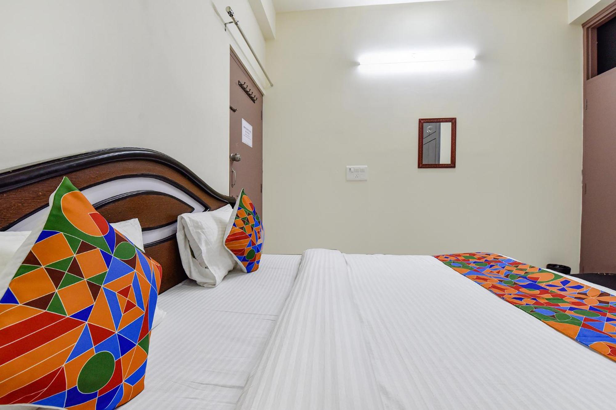 Hotel Fabhotel Moon Light Palace