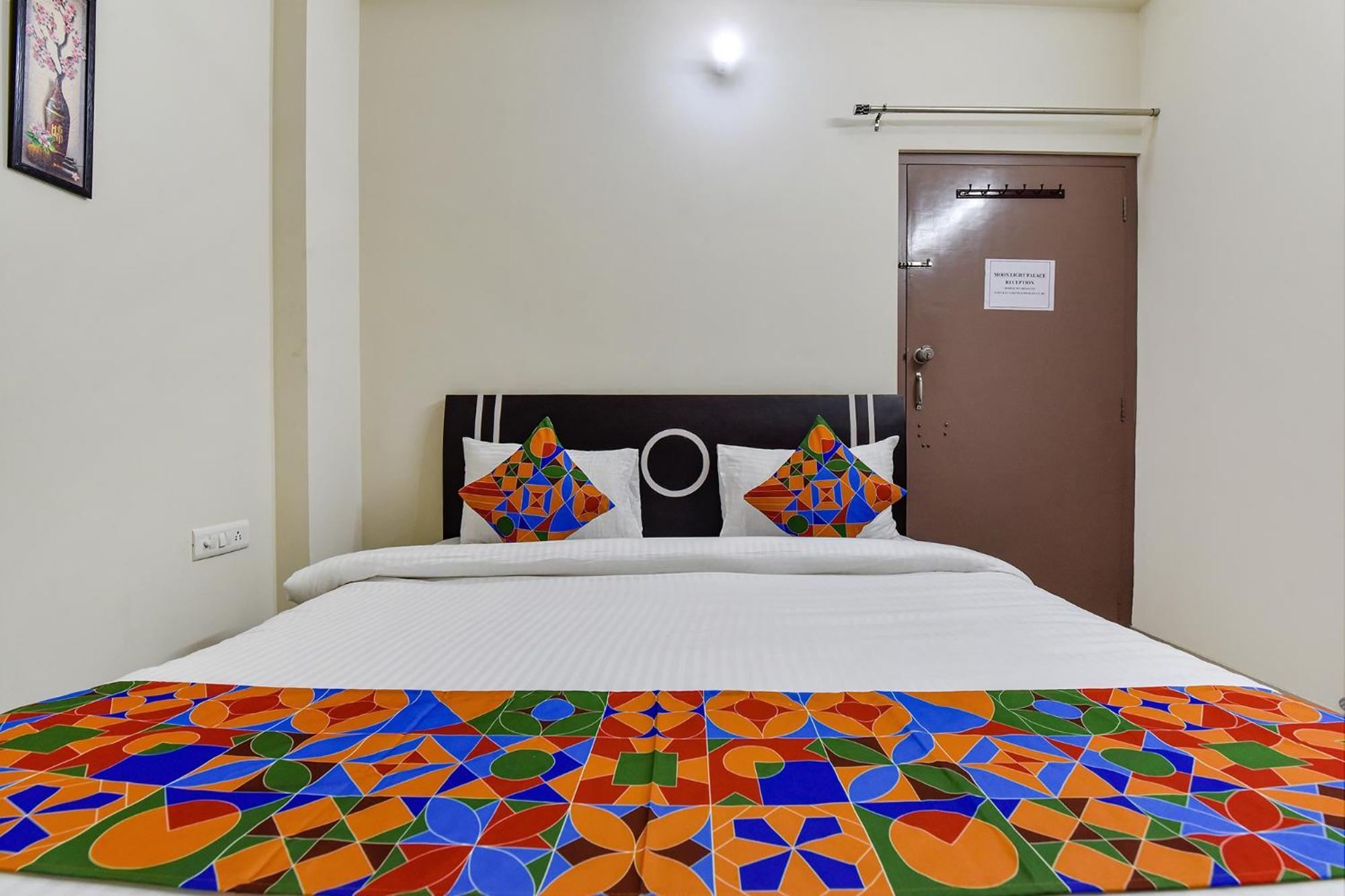 Fabhotel Moon Light Palace 3*