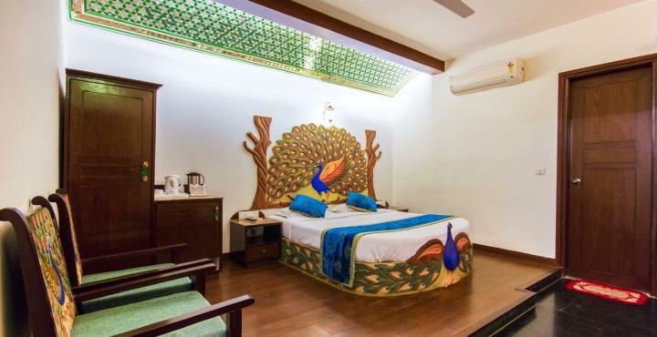 Nahargarh Haveli-near Train Station Metro