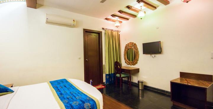 Nahargarh Haveli-near Train Station Metro Hotel