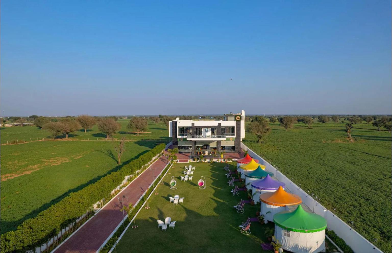 Villa Iris Heaven'z By Radha Rani *