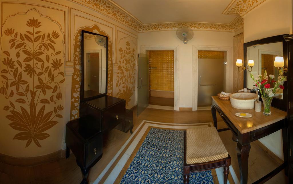 Royal Heritage Haveli Hotel