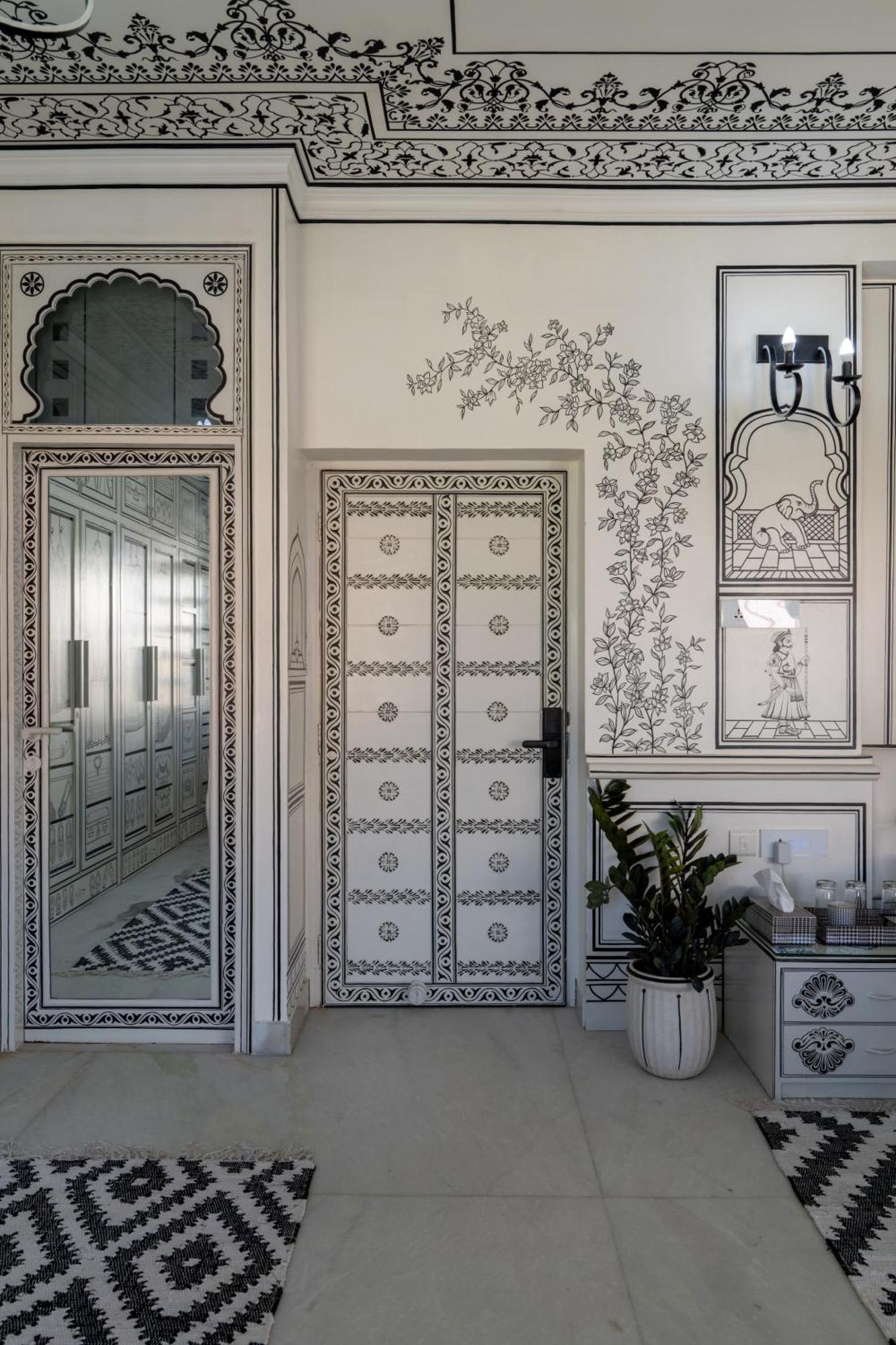 Lalluji Luxe * Jaipur
