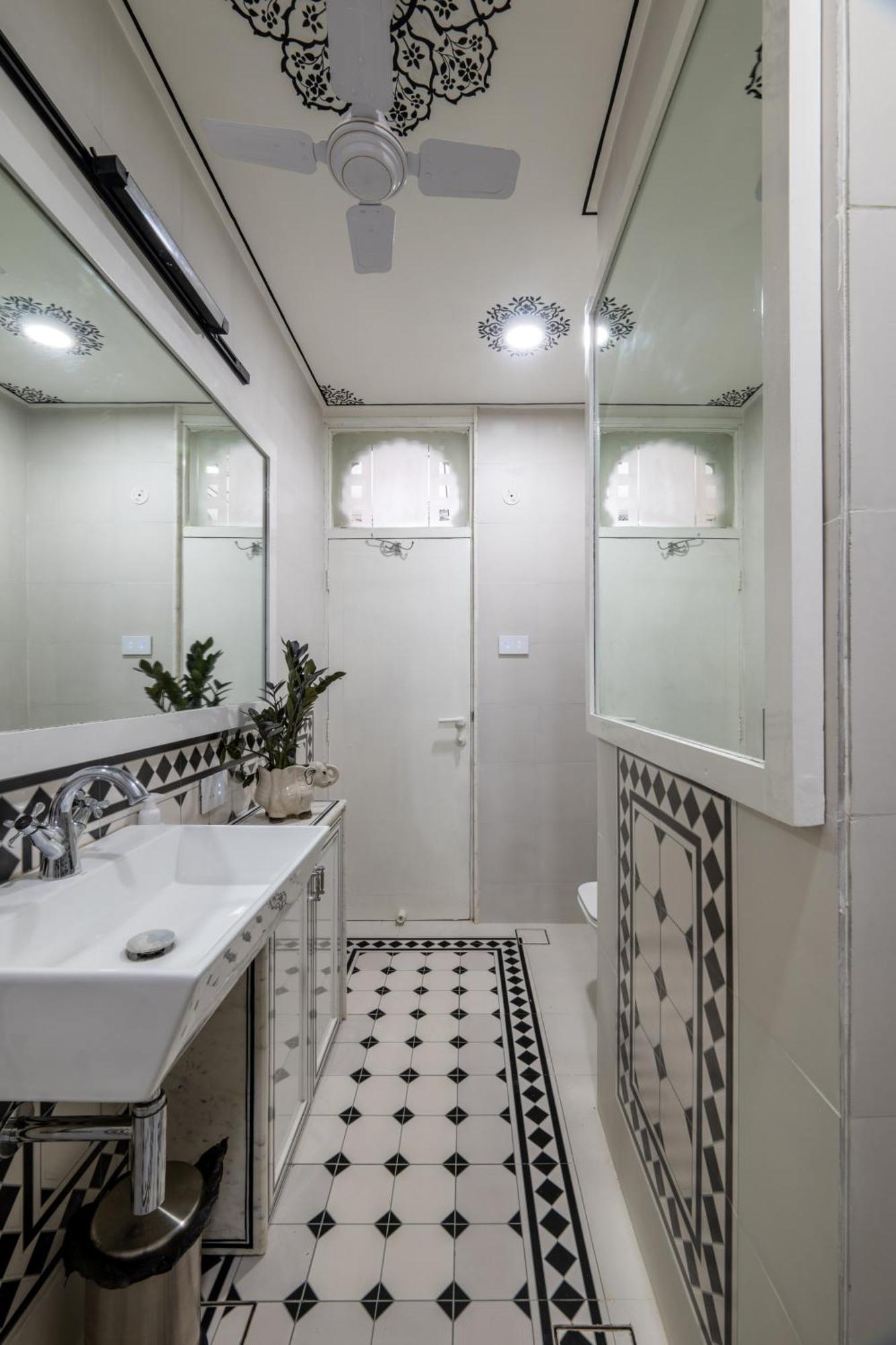Lalluji Luxe *
