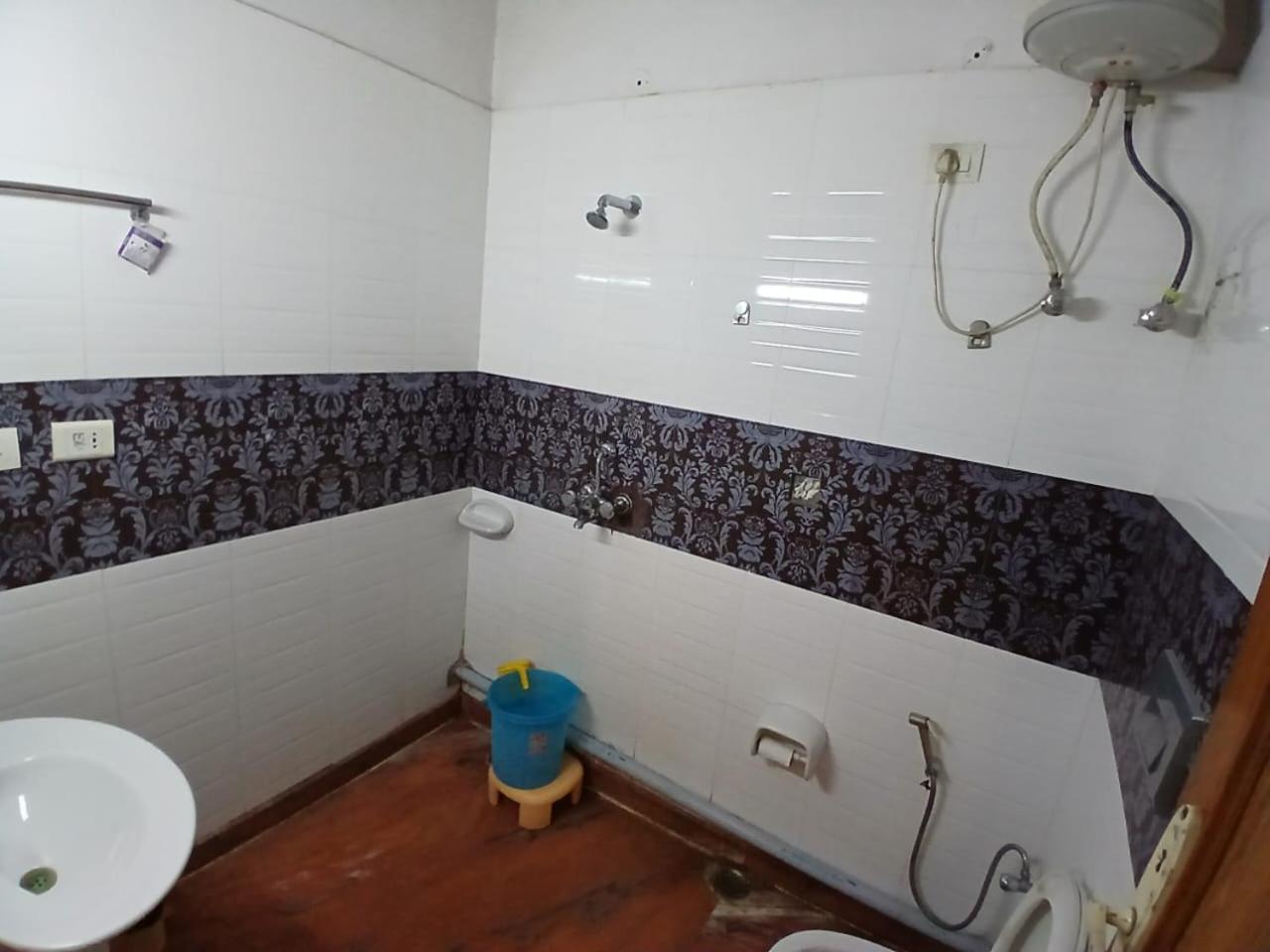 Singhasan House Hotel *