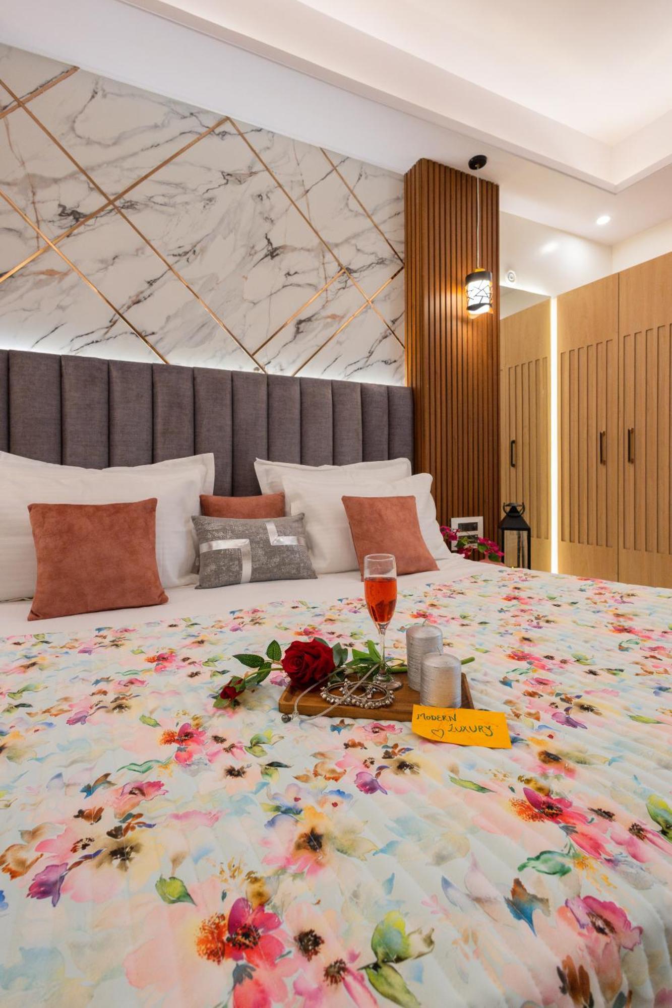 Hotel Sarang Palace - A Luxury Boutique