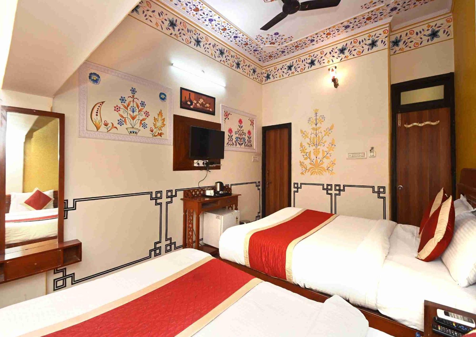 Virasat Mahal Heritage Hotel-jaipur Center 3*
