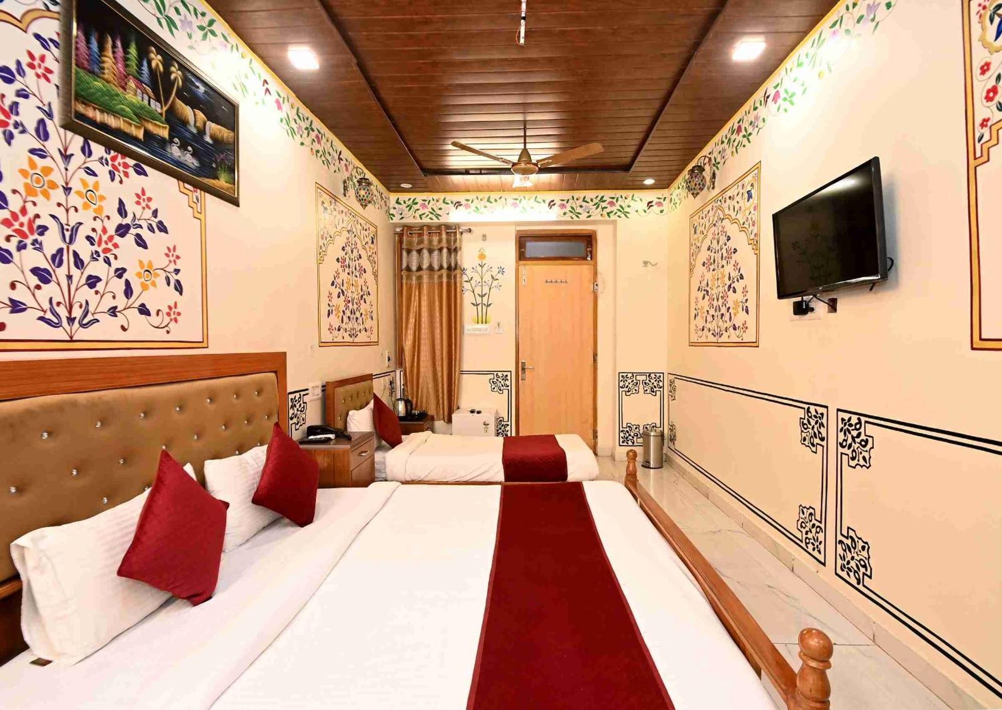 Virasat Mahal Heritage Hotel-jaipur Center 3*
