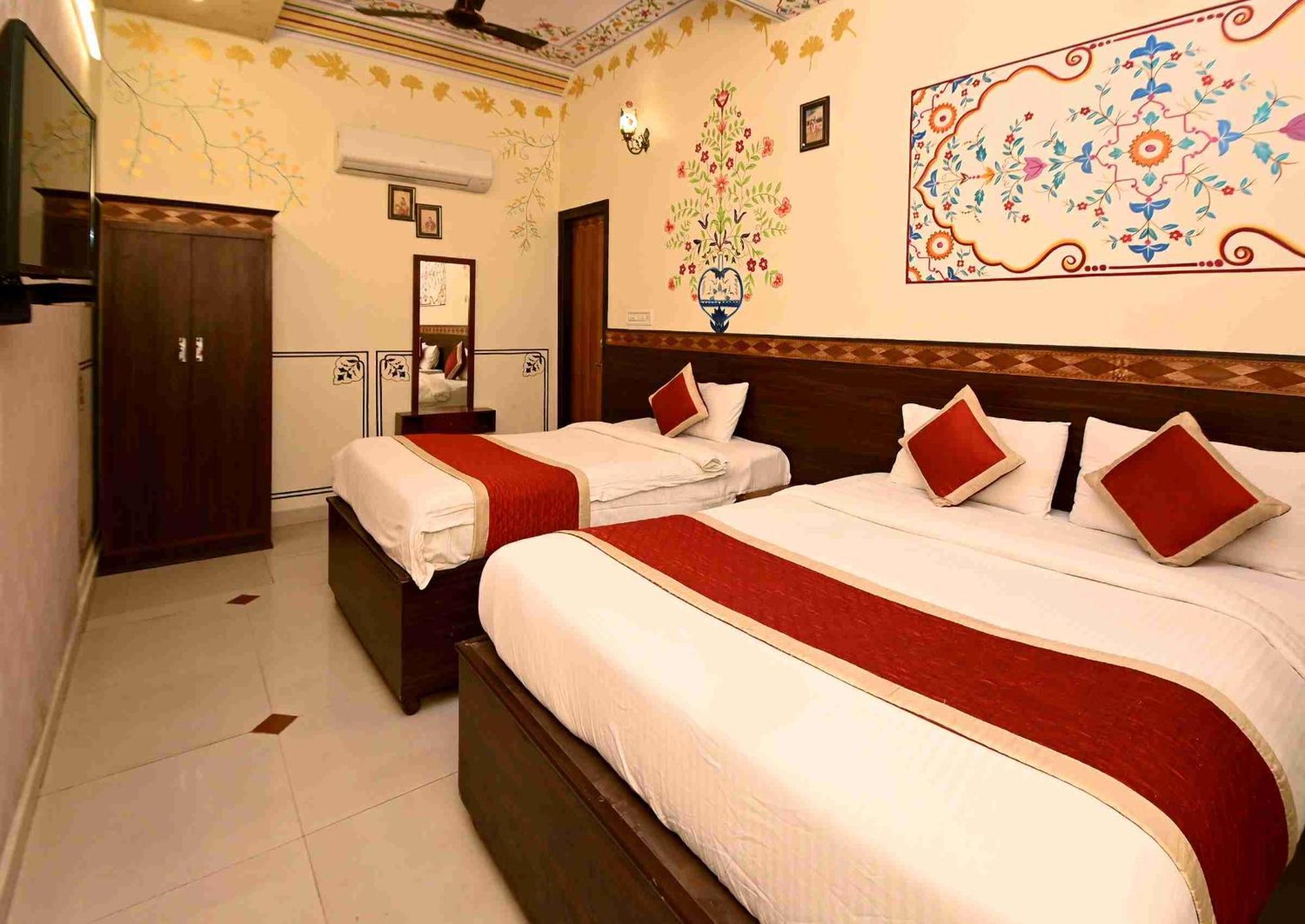 Virasat Mahal Heritage Hotel-jaipur Center 3*