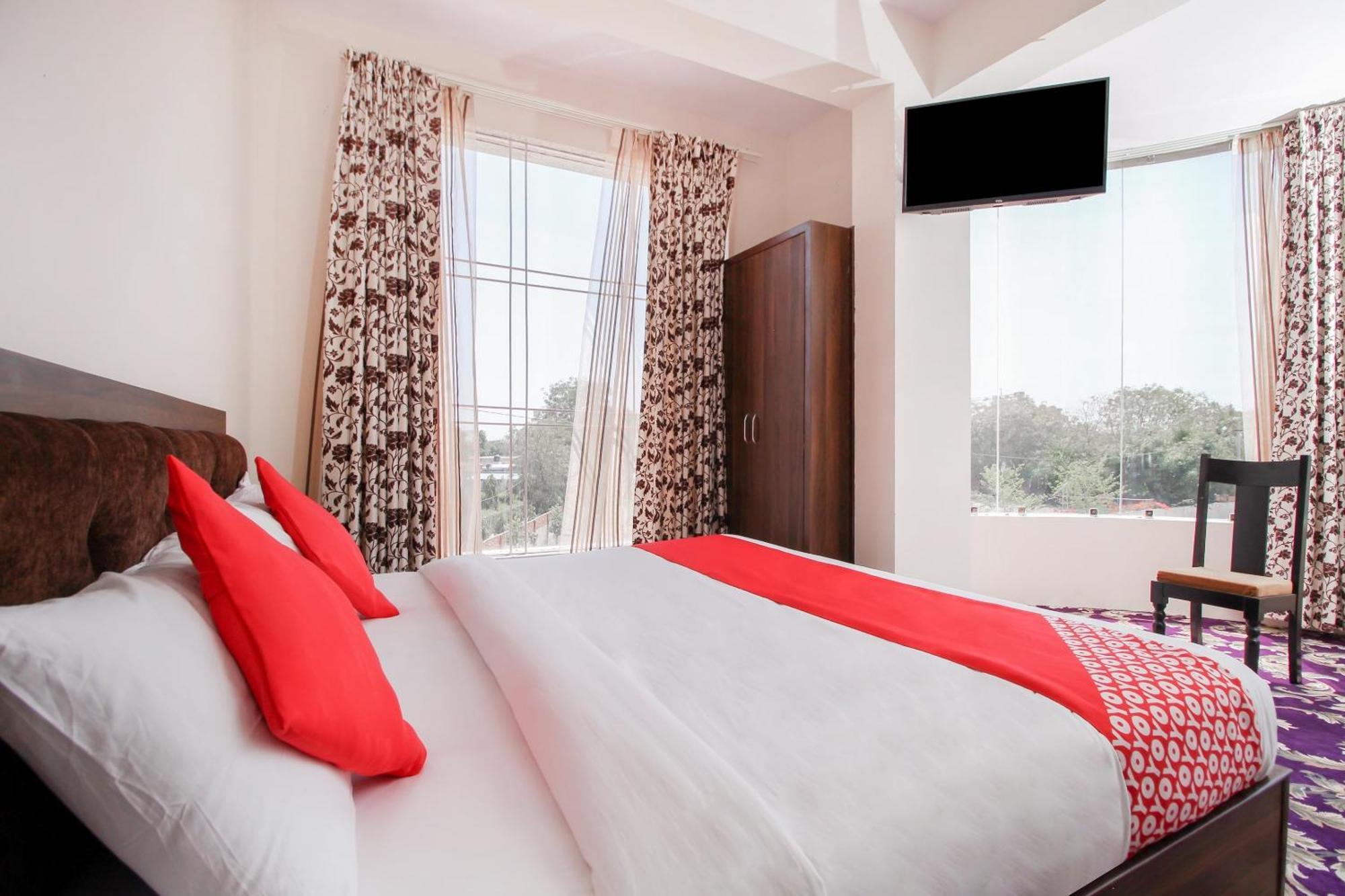 O Lotus Prime Hotel