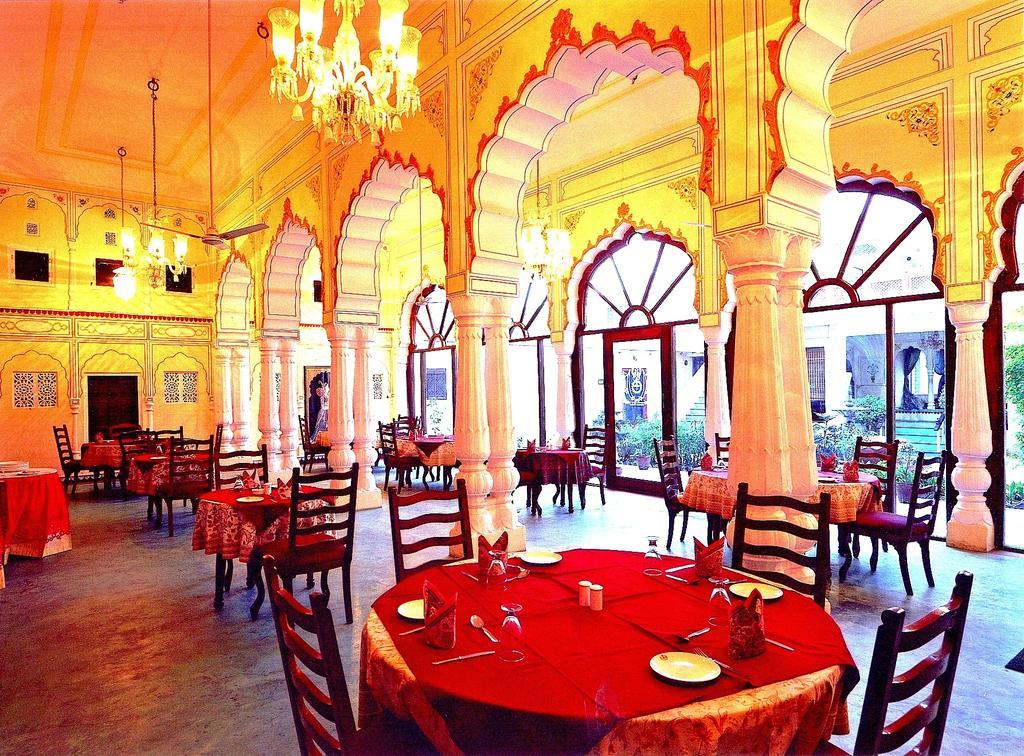 Hotel Karnot Mahal 3*