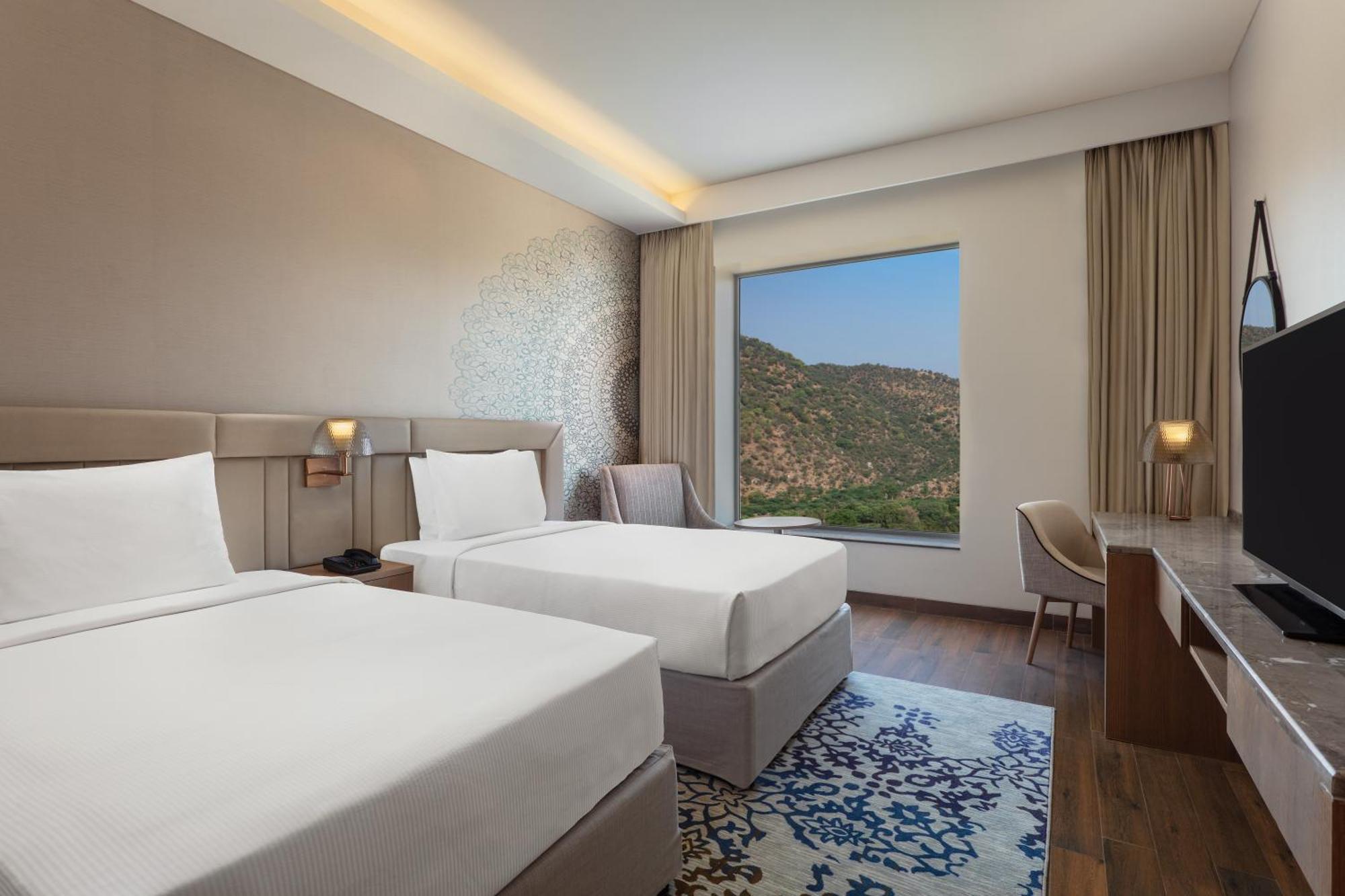 Doubletree By Hilton Amer Hotel Jaipur