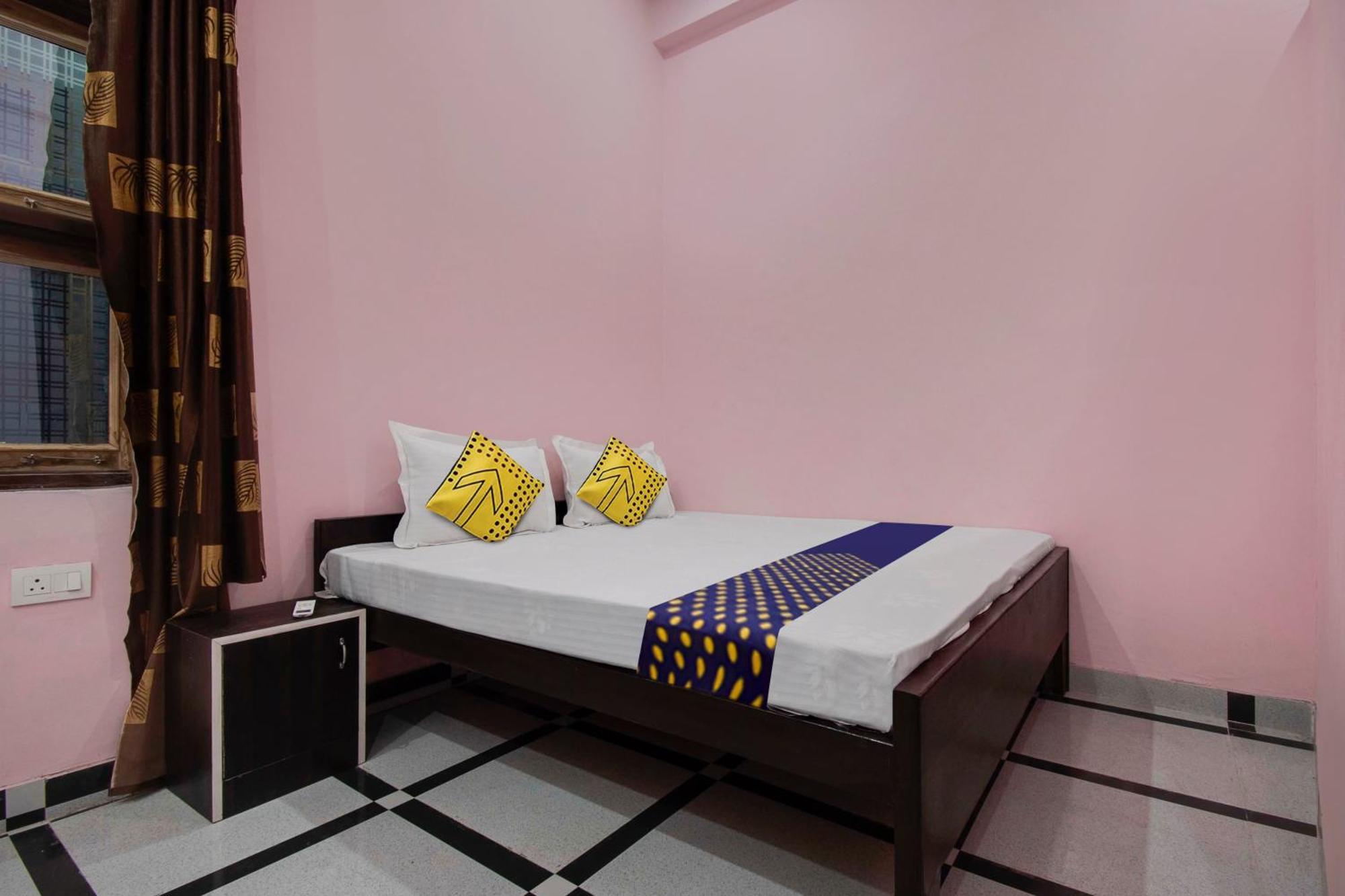Spot On Pari & Cafe Hotel Jaipur