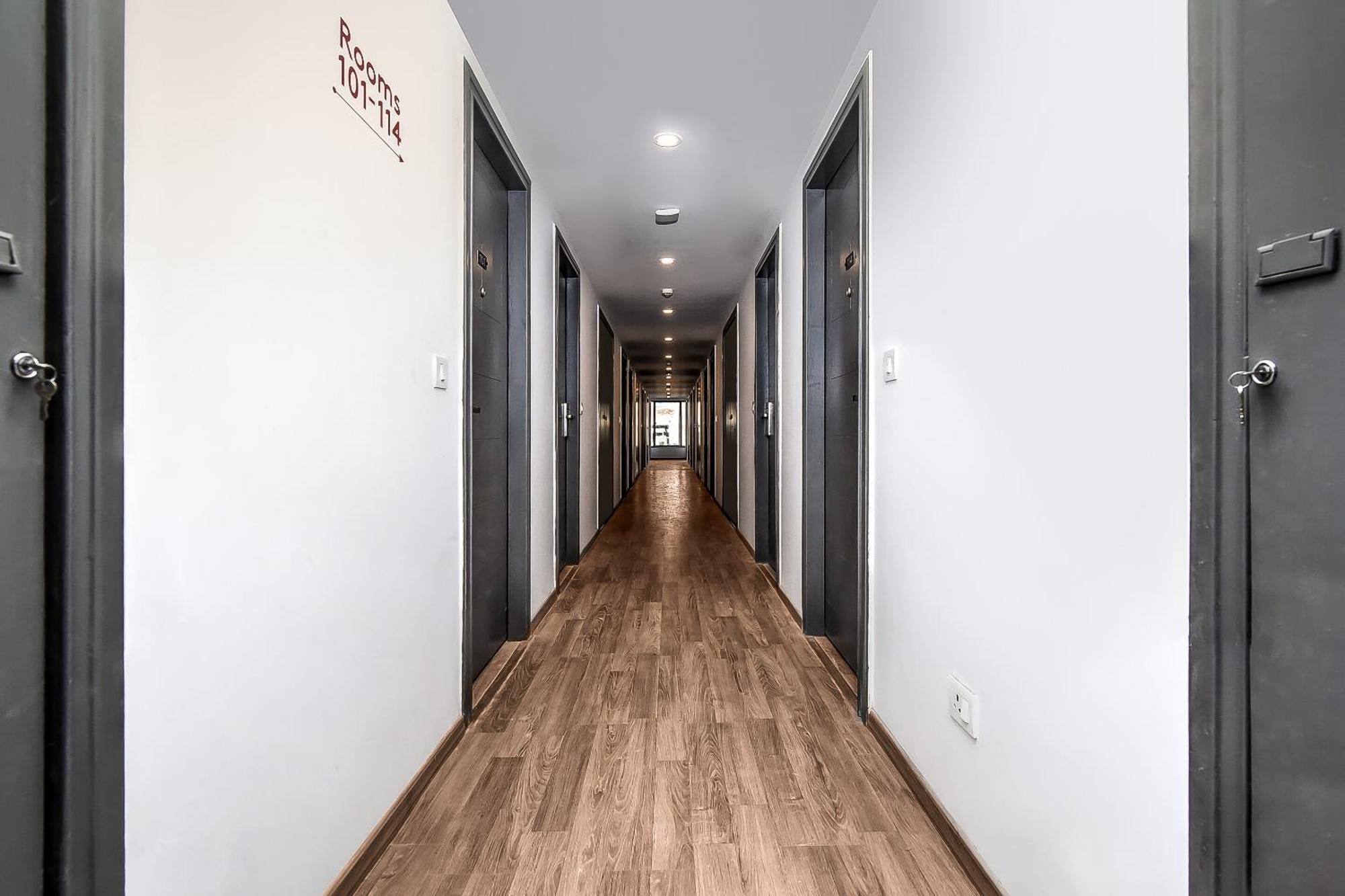 Oyo Townhouse 051 Tonk Road Centre