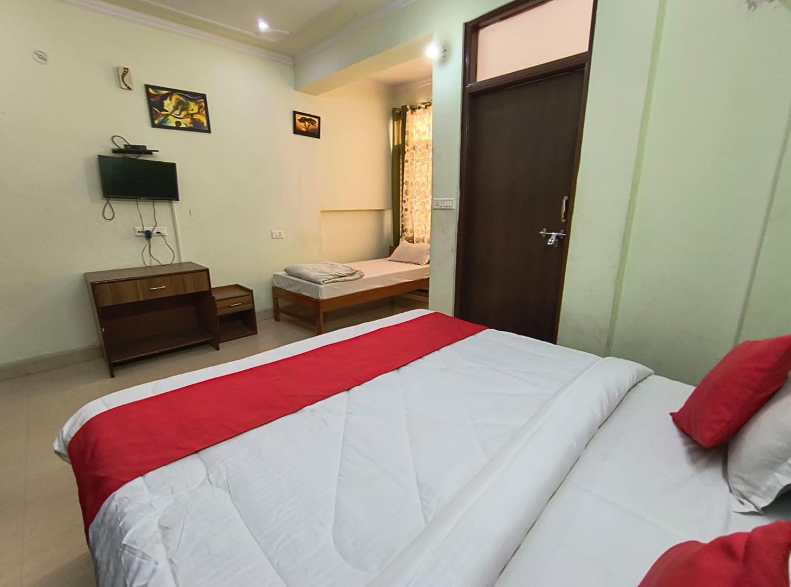 Bullet Hotel 3*
