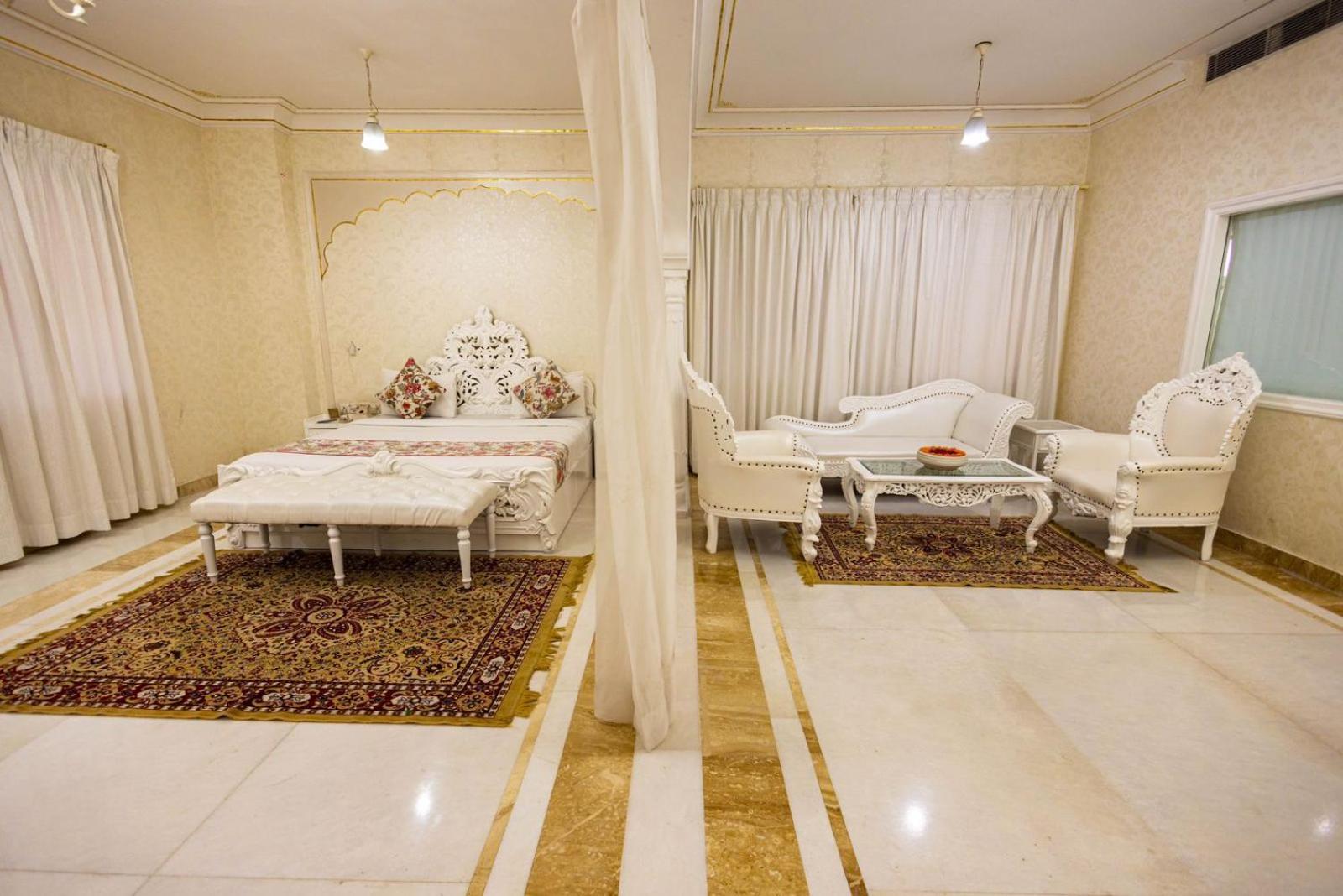 Hotel Welcomheritage Traditional Haveli 4*