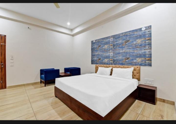 Amrapali 3*