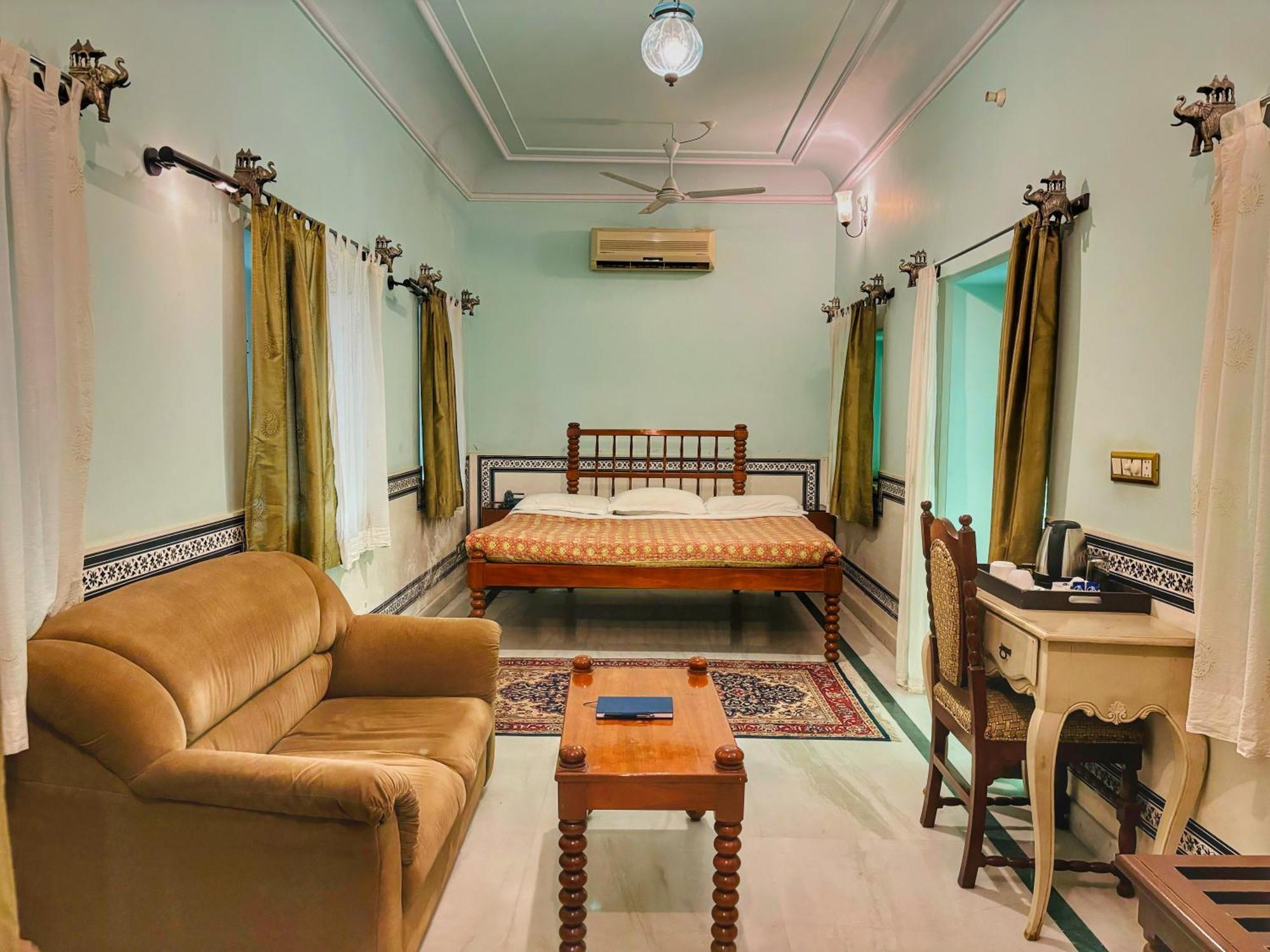 Hotel Saba Haveli 4*