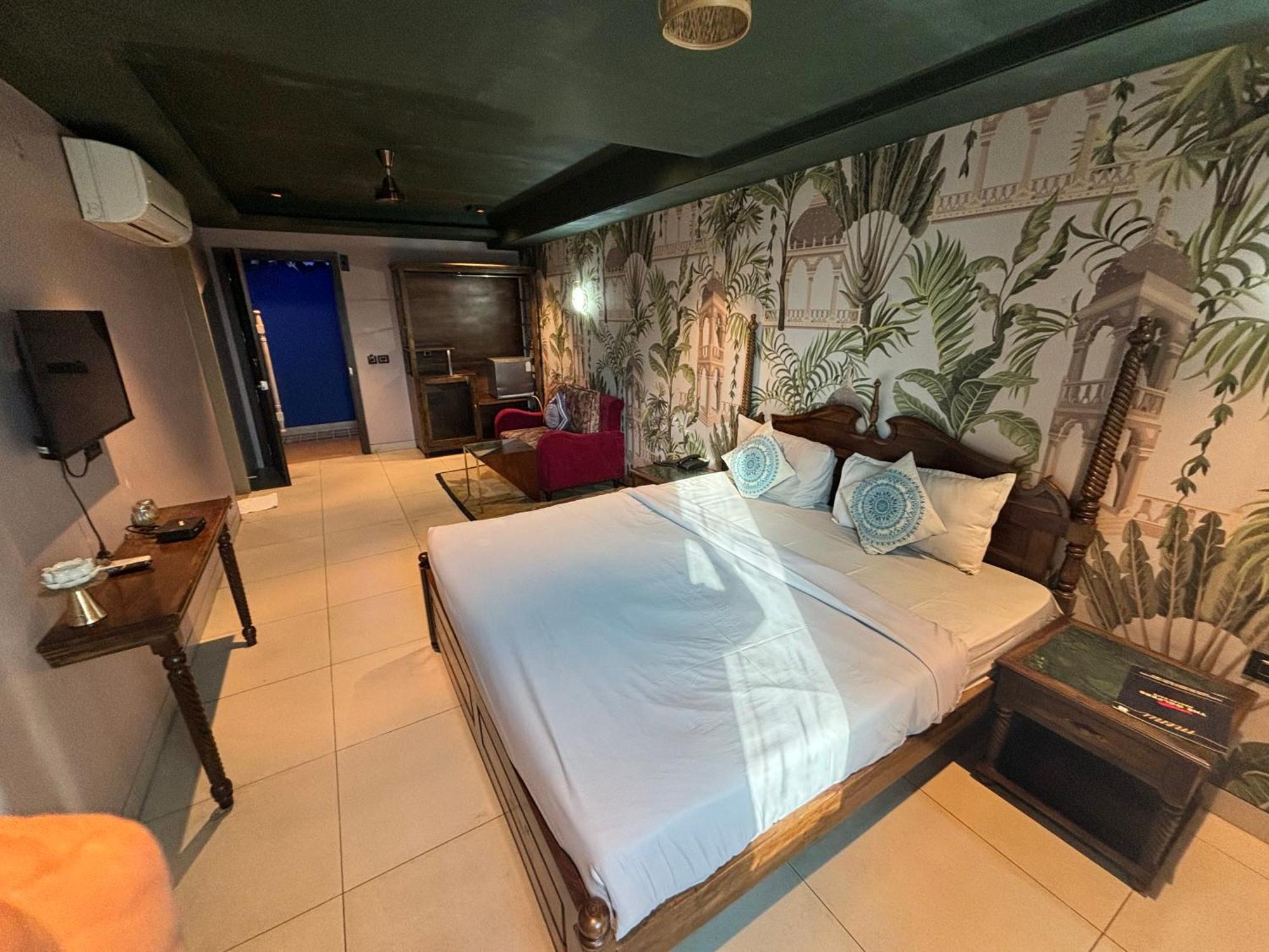 Hotel The Rajmani Jaipur
