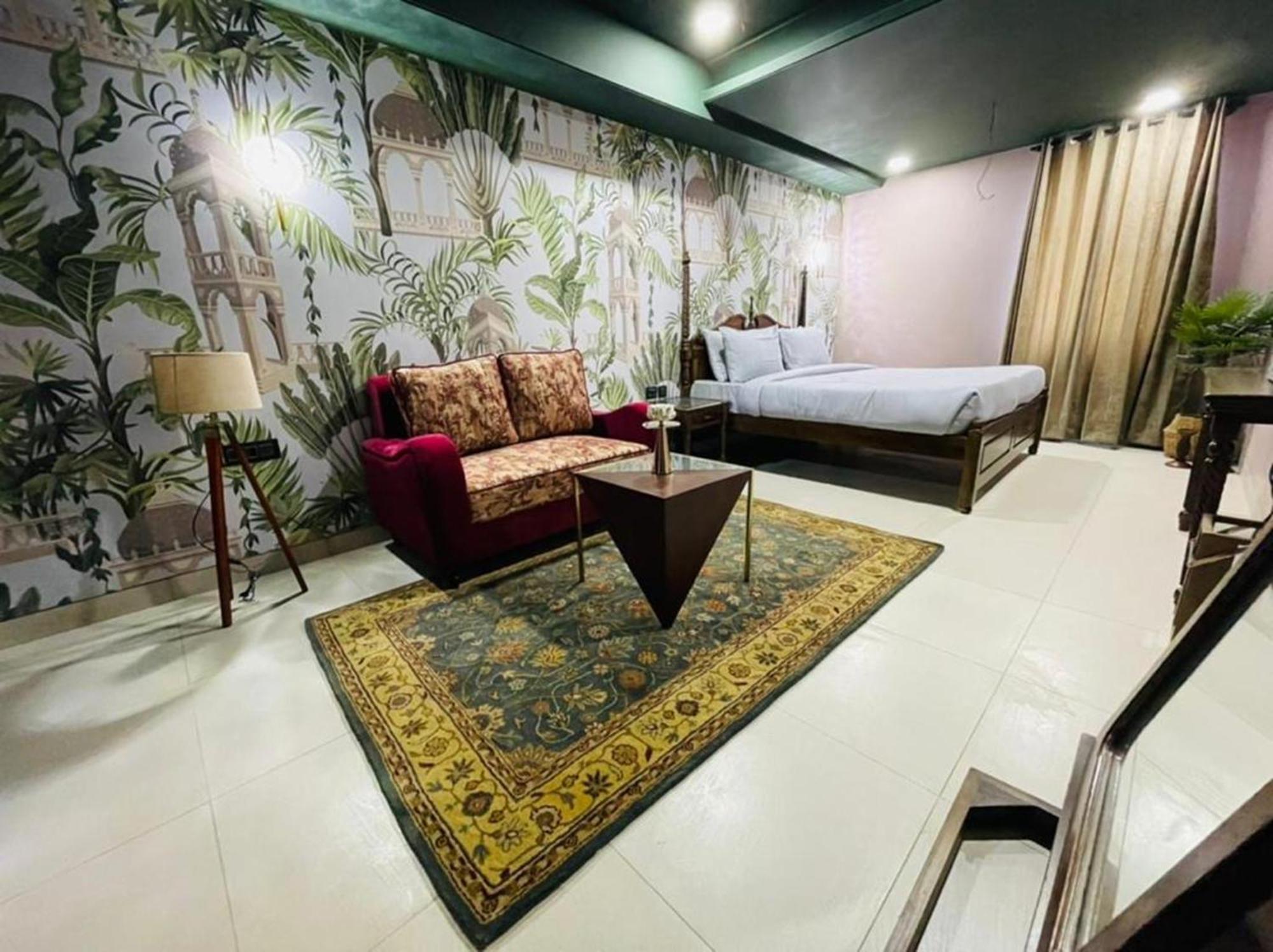 Hotel The Rajmani *