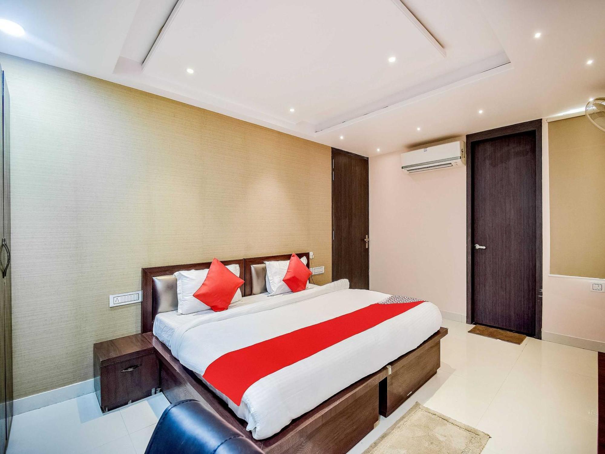 Hotel Super O The Moody Moon 3*