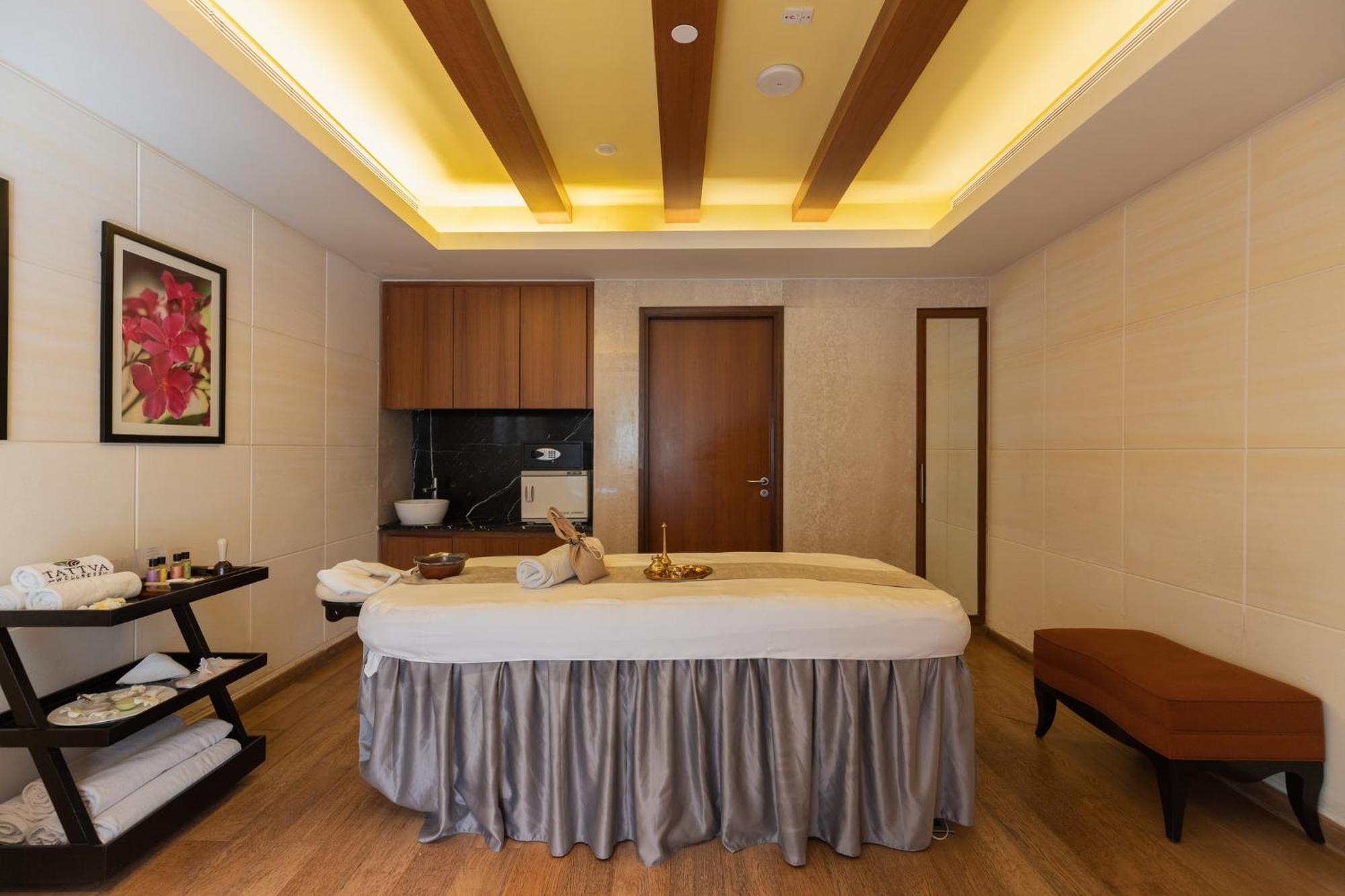 Intercontinental Tonk Road By Ihg