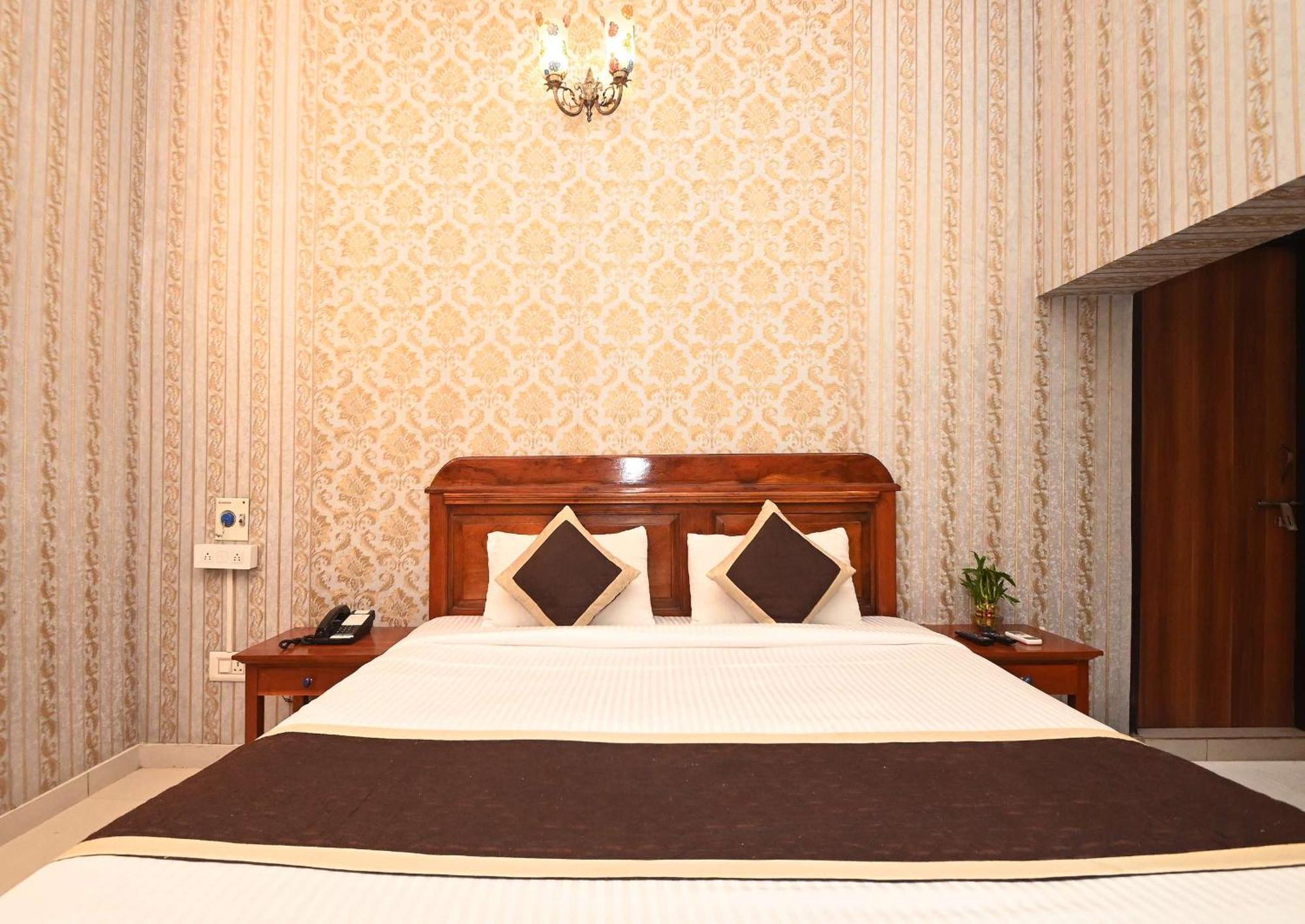 Hotel Virasat Mahal Heritage Hotel-jaipur Center