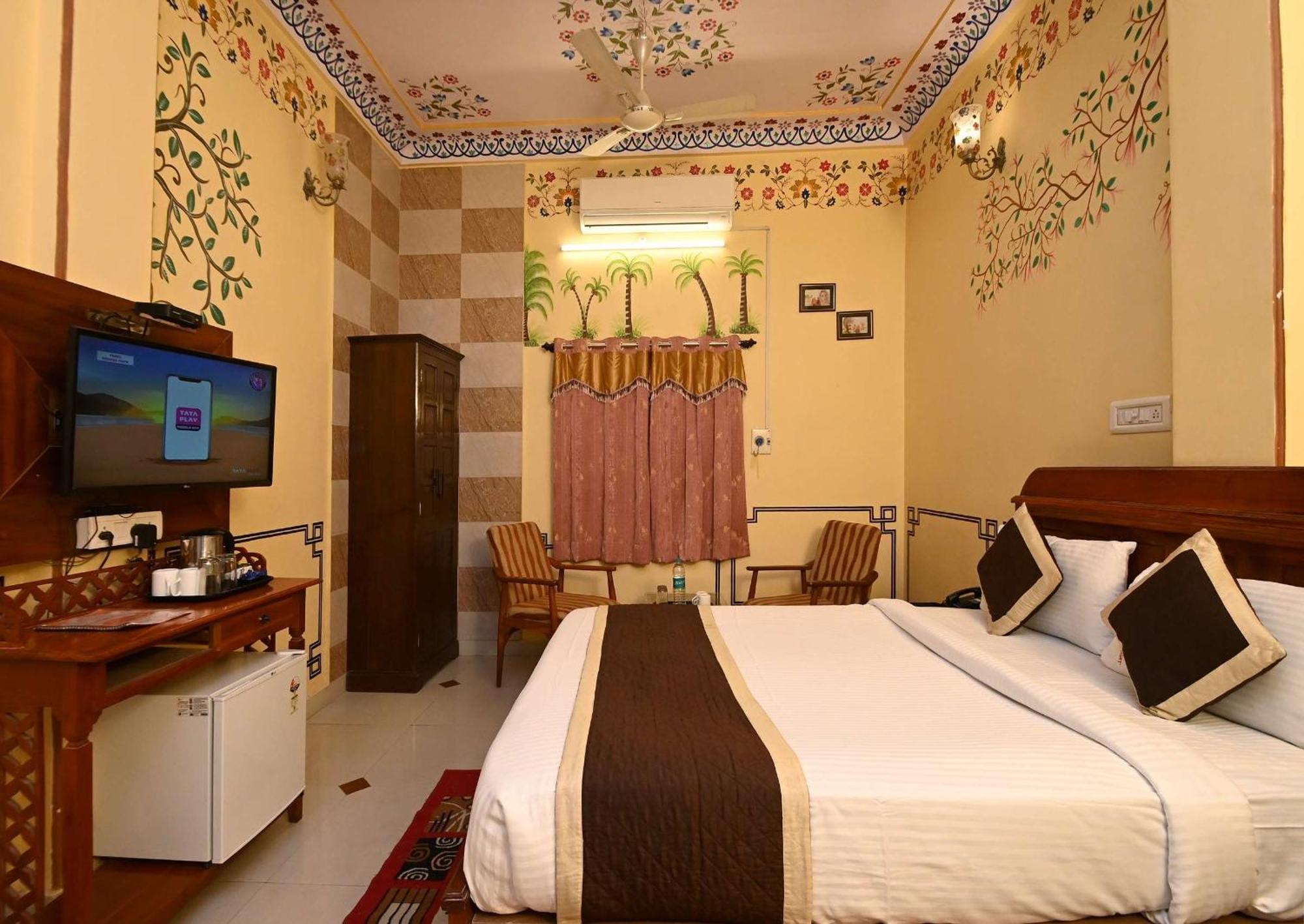 Hotel Virasat Mahal Heritage Hotel-jaipur Center Jaipur