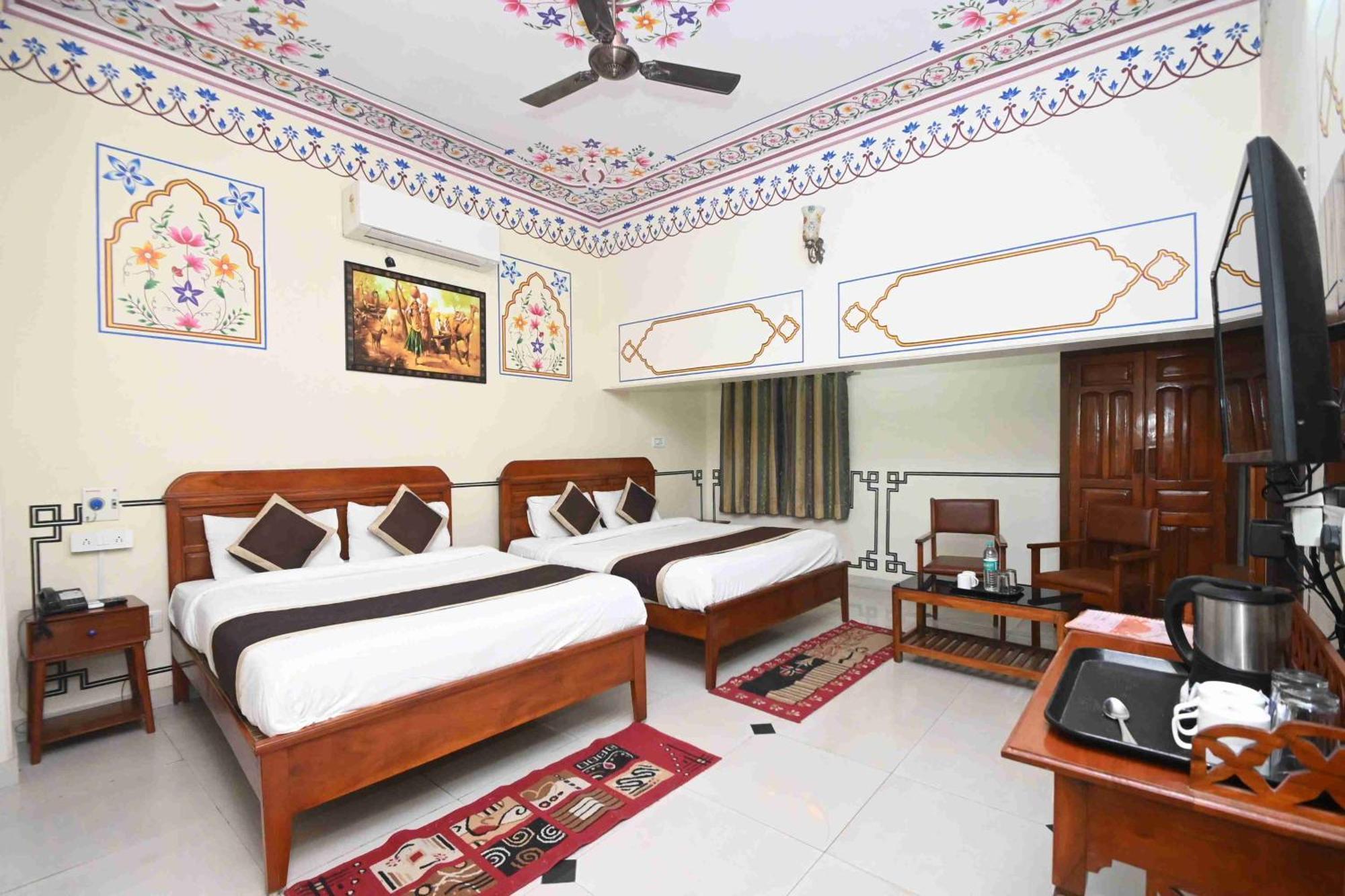 Virasat Mahal Heritage Hotel-jaipur Center 3*