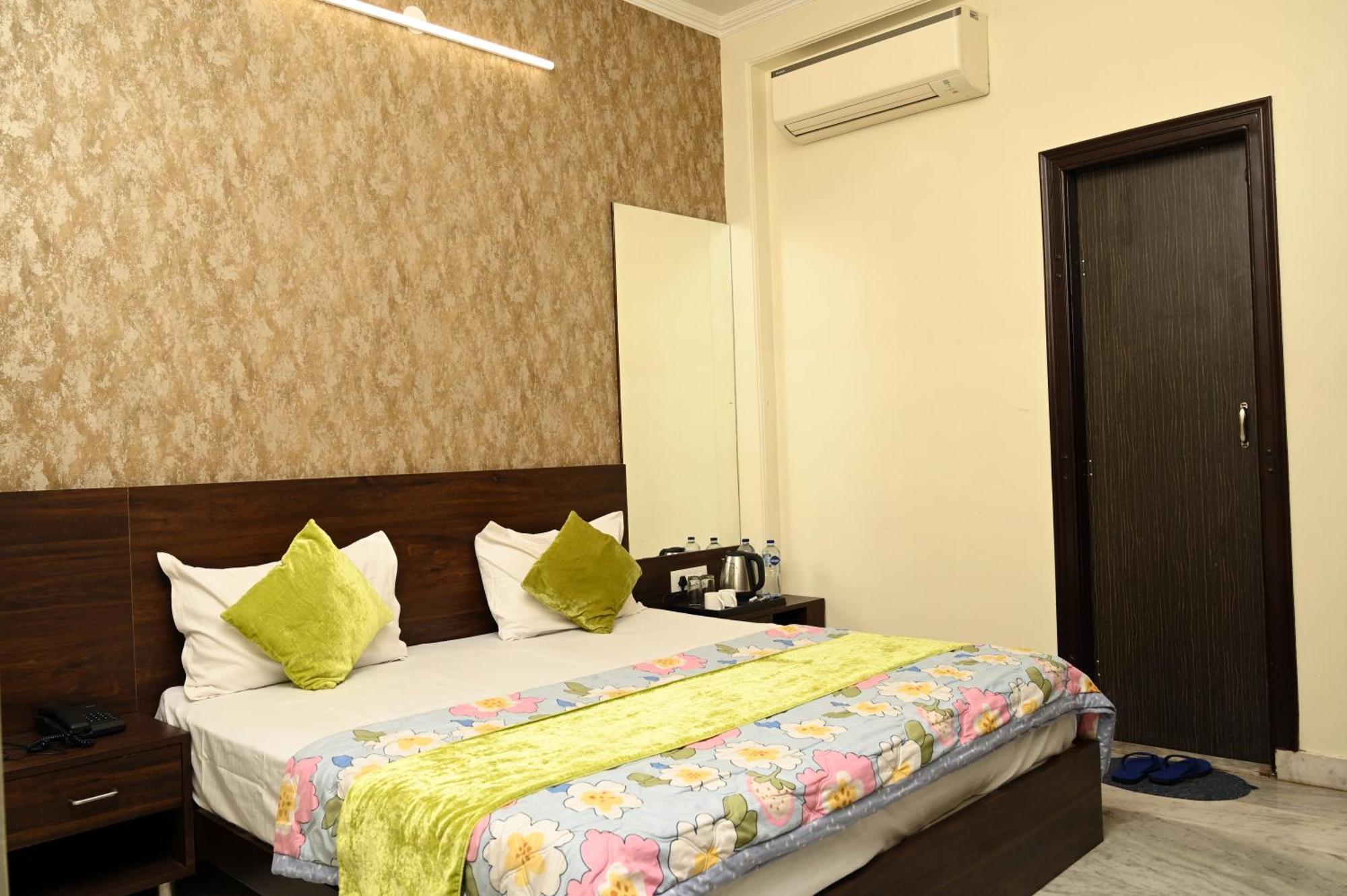 Pulse Inn- Near Train Station Hotel Jaipur