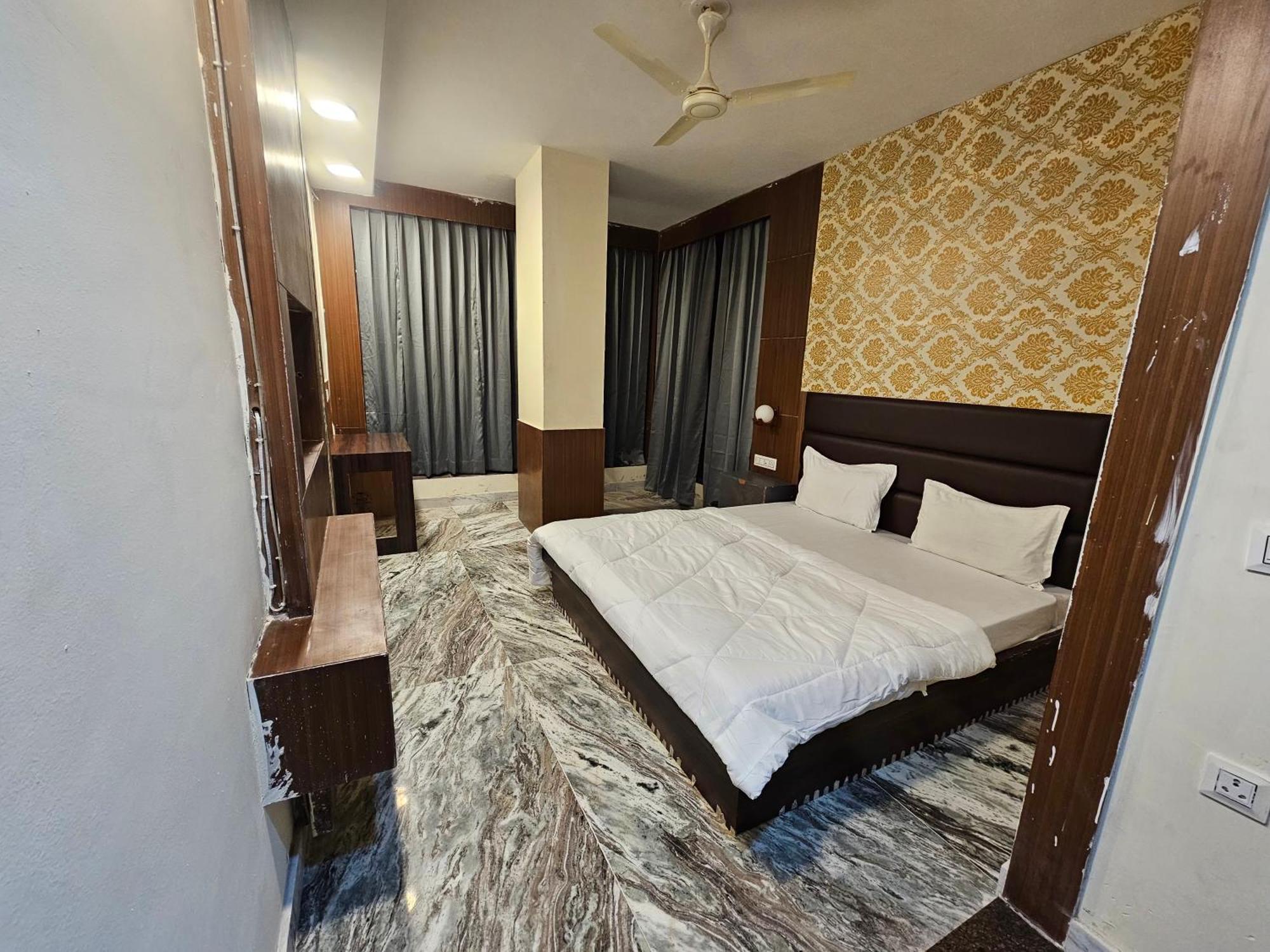 Eldorado Hotel 3*